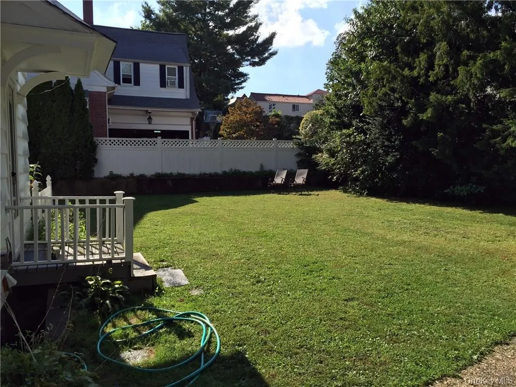 80 Edgewood Avenue, Mamaroneck, NY, 3 Bedrooms Bedrooms, 6 Rooms Rooms,1 BathroomBathrooms,Residential Lease,For Rent,Edgewood,0,1054453 80 Edgewood Avenue, Mamaroneck, NY, 3 Bedrooms Bedrooms, 6 Rooms Rooms,1 BathroomBathrooms,Residential Lease,For Rent,Edgewood,0,1054453