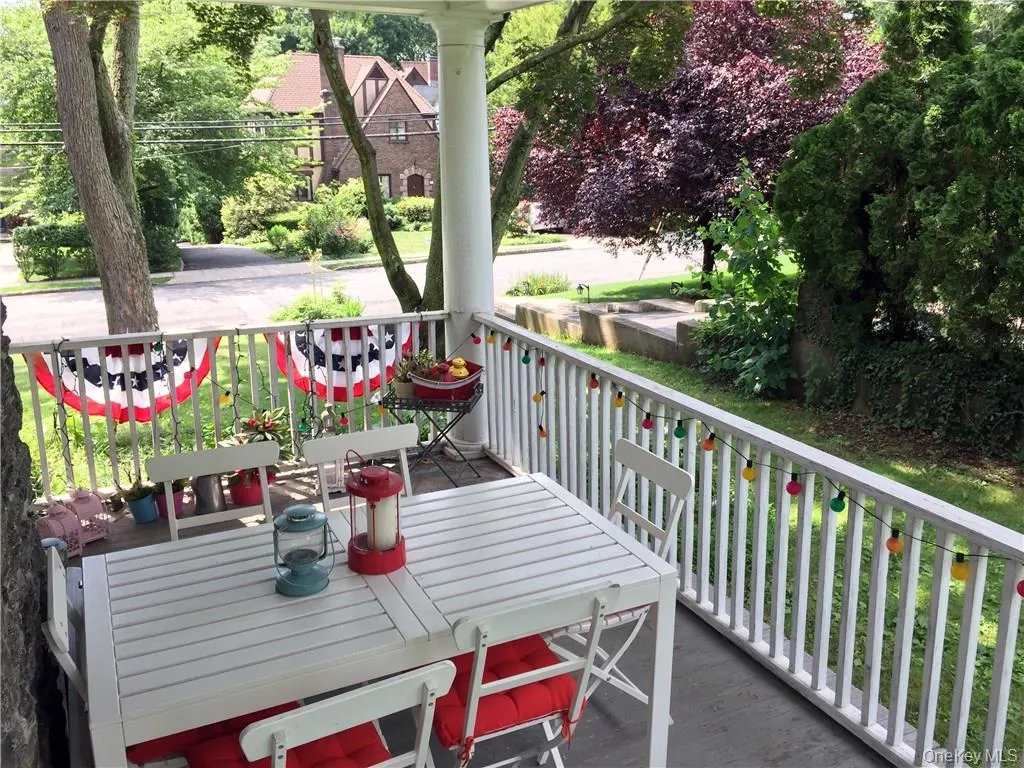 80 Edgewood Avenue, Mamaroneck, NY, 3 Bedrooms Bedrooms, 6 Rooms Rooms,1 BathroomBathrooms,Residential Lease,For Rent,Edgewood,0,1054453 80 Edgewood Avenue, Mamaroneck, NY, 3 Bedrooms Bedrooms, 6 Rooms Rooms,1 BathroomBathrooms,Residential Lease,For Rent,Edgewood,0,1054453