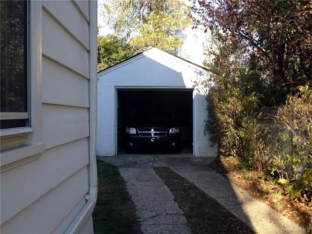 80 Edgewood Avenue, Mamaroneck, NY, 3 Bedrooms Bedrooms, 6 Rooms Rooms,1 BathroomBathrooms,Residential Lease,For Rent,Edgewood,0,1054453 80 Edgewood Avenue, Mamaroneck, NY, 3 Bedrooms Bedrooms, 6 Rooms Rooms,1 BathroomBathrooms,Residential Lease,For Rent,Edgewood,0,1054453