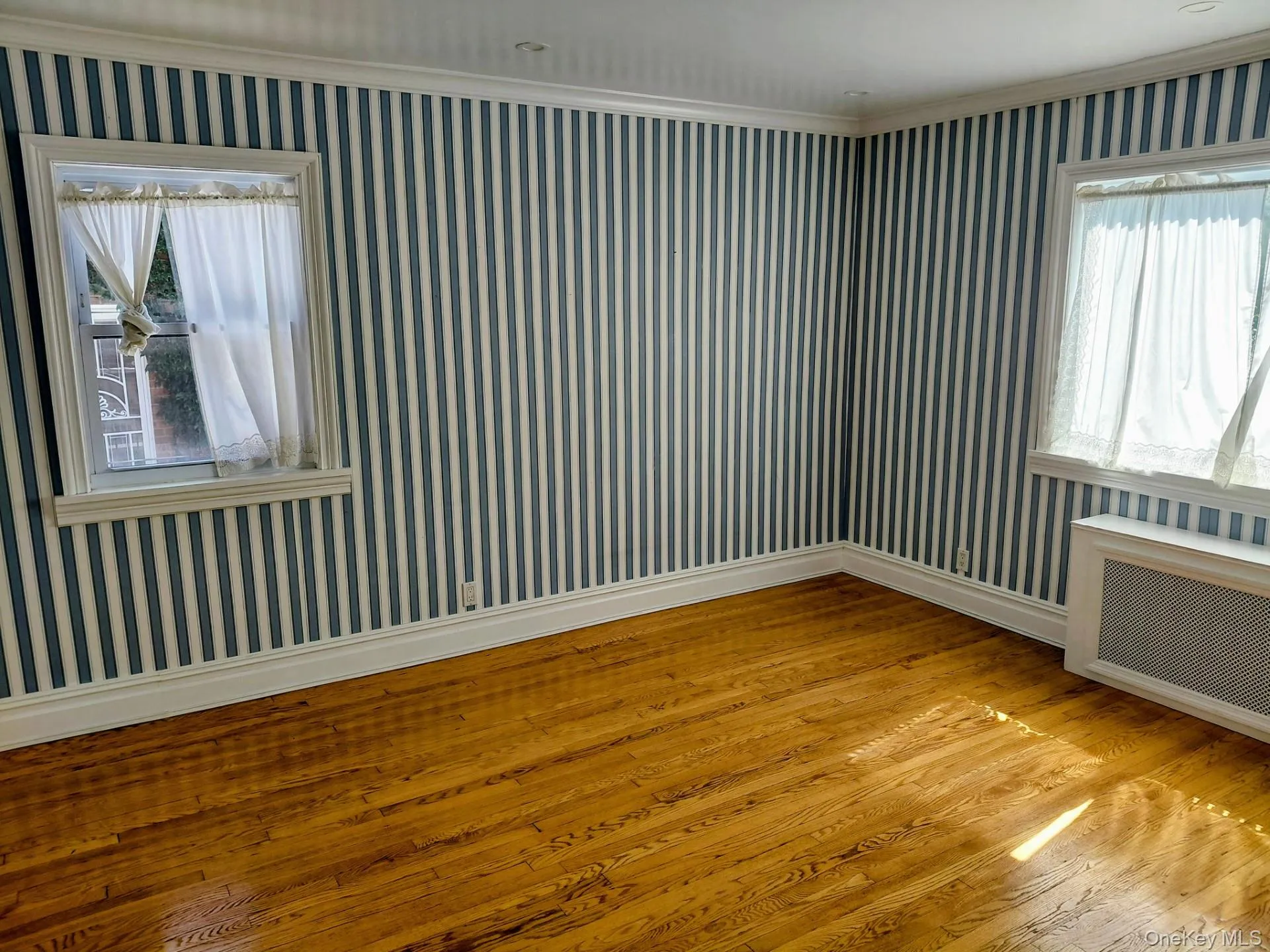6720 Austin Street, New York, NY, 2 Bedrooms Bedrooms, 5 Rooms Rooms,1 BathroomBathrooms,Residential Lease,For Rent,Austin,0,1054462 6720 Austin Street, New York, NY, 2 Bedrooms Bedrooms, 5 Rooms Rooms,1 BathroomBathrooms,Residential Lease,For Rent,Austin,0,1054462