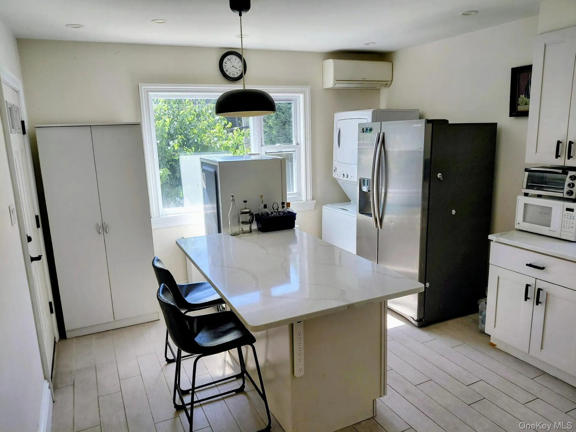 6720 Austin Street, New York, NY, 2 Bedrooms Bedrooms, 5 Rooms Rooms,1 BathroomBathrooms,Residential Lease,For Rent,Austin,0,1054462 6720 Austin Street, New York, NY, 2 Bedrooms Bedrooms, 5 Rooms Rooms,1 BathroomBathrooms,Residential Lease,For Rent,Austin,0,1054462