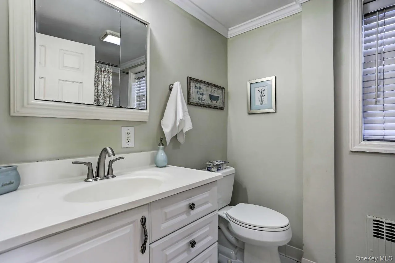 1648 Paula Lane, Hempstead, NY, 4 Bedrooms Bedrooms, 7 Rooms Rooms,2 BathroomsBathrooms,Residential Lease,For Rent,Paula,0,1054467 1648 Paula Lane, Hempstead, NY, 4 Bedrooms Bedrooms, 7 Rooms Rooms,2 BathroomsBathrooms,Residential Lease,For Rent,Paula,0,1054467