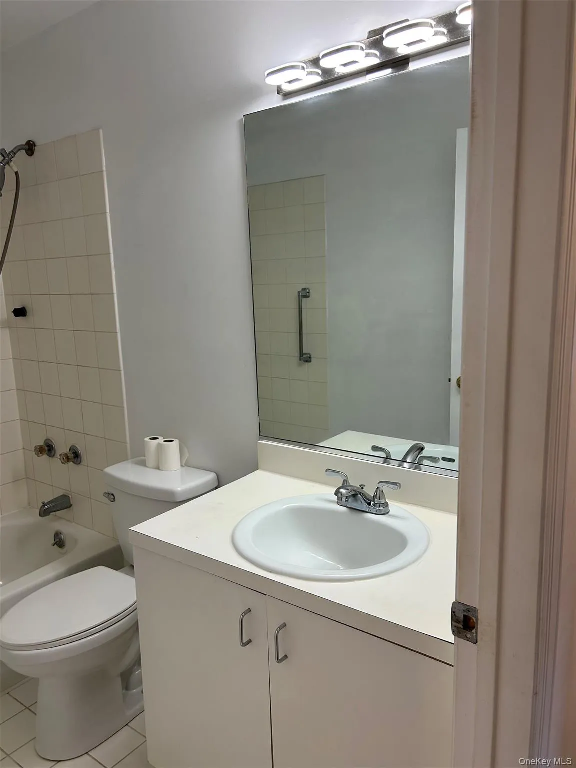 32 Homewood Drive, Southampton, NY, 4 Bedrooms Bedrooms, 9 Rooms Rooms,2 BathroomsBathrooms,Residential Lease,For Rent,Homewood,0,1054471 32 Homewood Drive, Southampton, NY, 4 Bedrooms Bedrooms, 9 Rooms Rooms,2 BathroomsBathrooms,Residential Lease,For Rent,Homewood,0,1054471