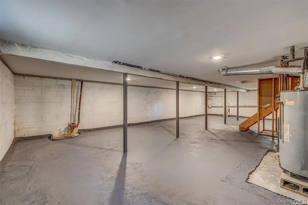 218 Alhambra Avenue, Babylon, NY, 3 Bedrooms Bedrooms, 8 Rooms Rooms,1 BathroomBathrooms,Residential,For Rent,Alhambra,0,1054474 218 Alhambra Avenue, Babylon, NY, 3 Bedrooms Bedrooms, 8 Rooms Rooms,1 BathroomBathrooms,Residential,For Rent,Alhambra,0,1054474