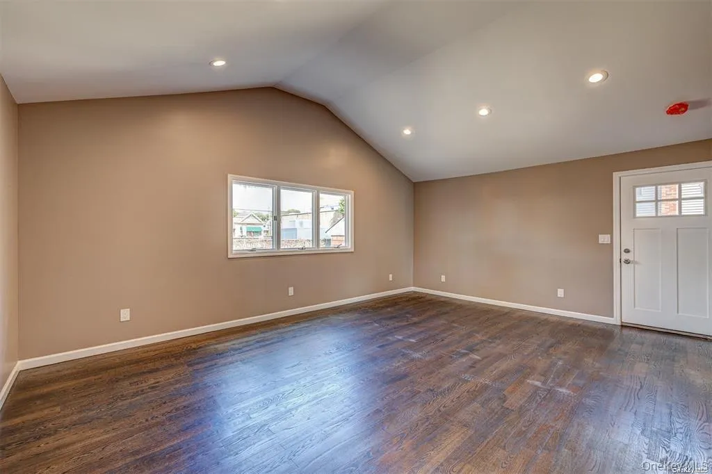 218 Alhambra Avenue, Babylon, NY, 3 Bedrooms Bedrooms, 8 Rooms Rooms,1 BathroomBathrooms,Residential,For Rent,Alhambra,0,1054474 218 Alhambra Avenue, Babylon, NY, 3 Bedrooms Bedrooms, 8 Rooms Rooms,1 BathroomBathrooms,Residential,For Rent,Alhambra,0,1054474