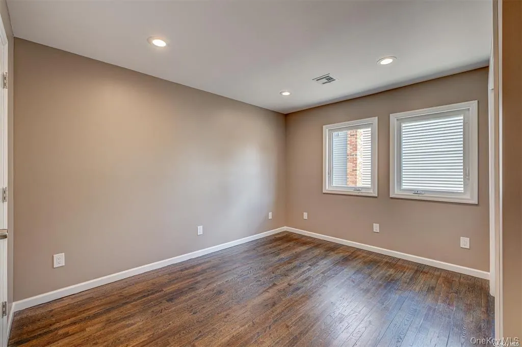 218 Alhambra Avenue, Babylon, NY, 3 Bedrooms Bedrooms, 8 Rooms Rooms,1 BathroomBathrooms,Residential,For Rent,Alhambra,0,1054474 218 Alhambra Avenue, Babylon, NY, 3 Bedrooms Bedrooms, 8 Rooms Rooms,1 BathroomBathrooms,Residential,For Rent,Alhambra,0,1054474