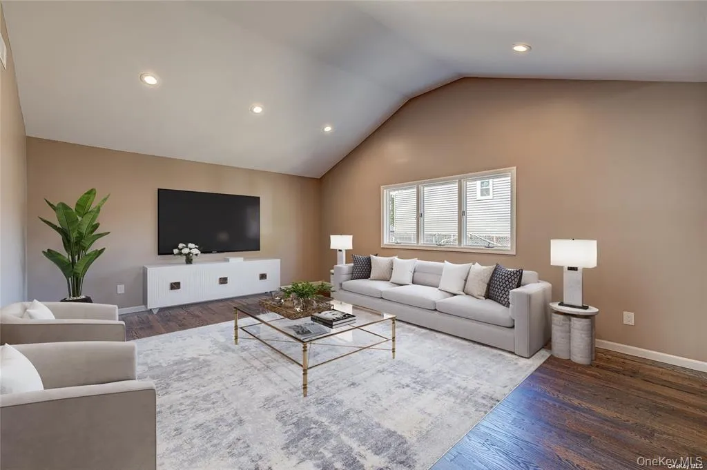 218 Alhambra Avenue, Babylon, NY, 3 Bedrooms Bedrooms, 8 Rooms Rooms,1 BathroomBathrooms,Residential,For Rent,Alhambra,0,1054474 218 Alhambra Avenue, Babylon, NY, 3 Bedrooms Bedrooms, 8 Rooms Rooms,1 BathroomBathrooms,Residential,For Rent,Alhambra,0,1054474