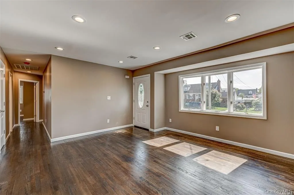 218 Alhambra Avenue, Babylon, NY, 3 Bedrooms Bedrooms, 8 Rooms Rooms,1 BathroomBathrooms,Residential,For Rent,Alhambra,0,1054474 218 Alhambra Avenue, Babylon, NY, 3 Bedrooms Bedrooms, 8 Rooms Rooms,1 BathroomBathrooms,Residential,For Rent,Alhambra,0,1054474