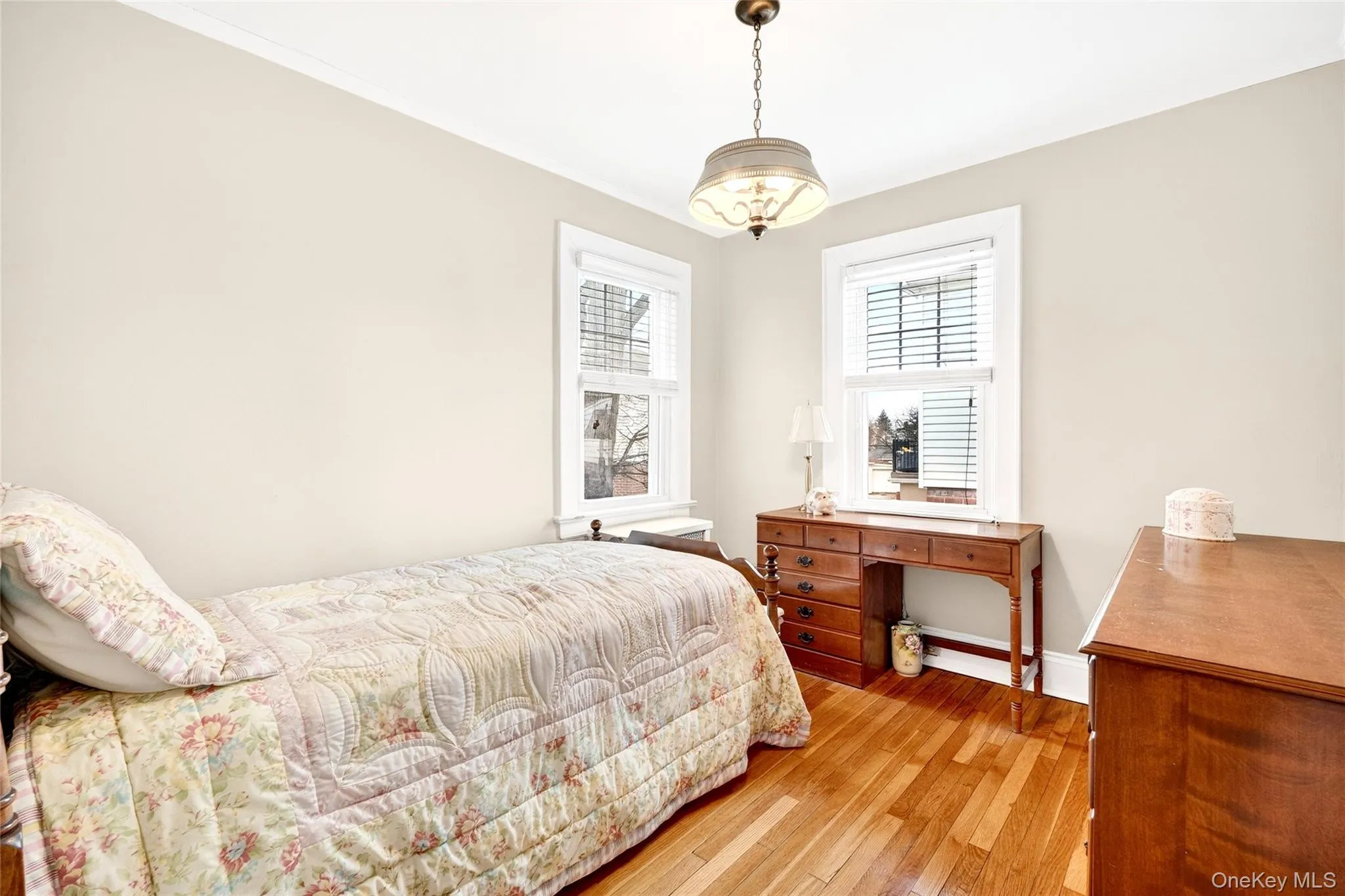 3334 Country Club Road, New York, NY, 4 Bedrooms Bedrooms, 10 Rooms Rooms,2 BathroomsBathrooms,Residential,For Rent,Country Club,0,1054478 3334 Country Club Road, New York, NY, 4 Bedrooms Bedrooms, 10 Rooms Rooms,2 BathroomsBathrooms,Residential,For Rent,Country Club,0,1054478