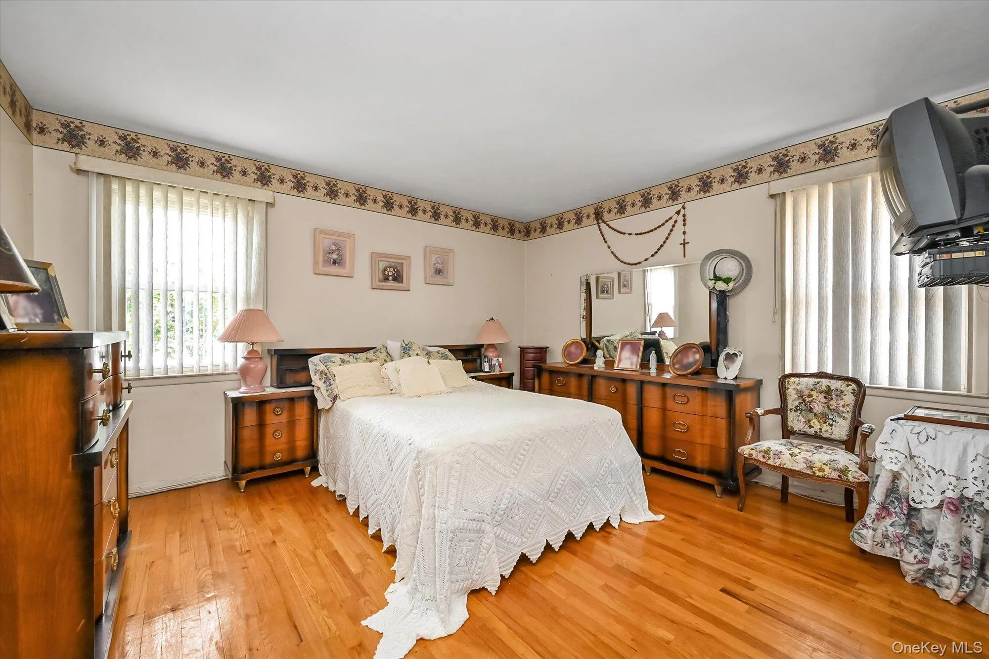 160-29 25th Avenue, New York, NY, 3 Bedrooms Bedrooms, 7 Rooms Rooms,1 BathroomBathrooms,Residential,For Rent,25th,0,1054489 160-29 25th Avenue, New York, NY, 3 Bedrooms Bedrooms, 7 Rooms Rooms,1 BathroomBathrooms,Residential,For Rent,25th,0,1054489