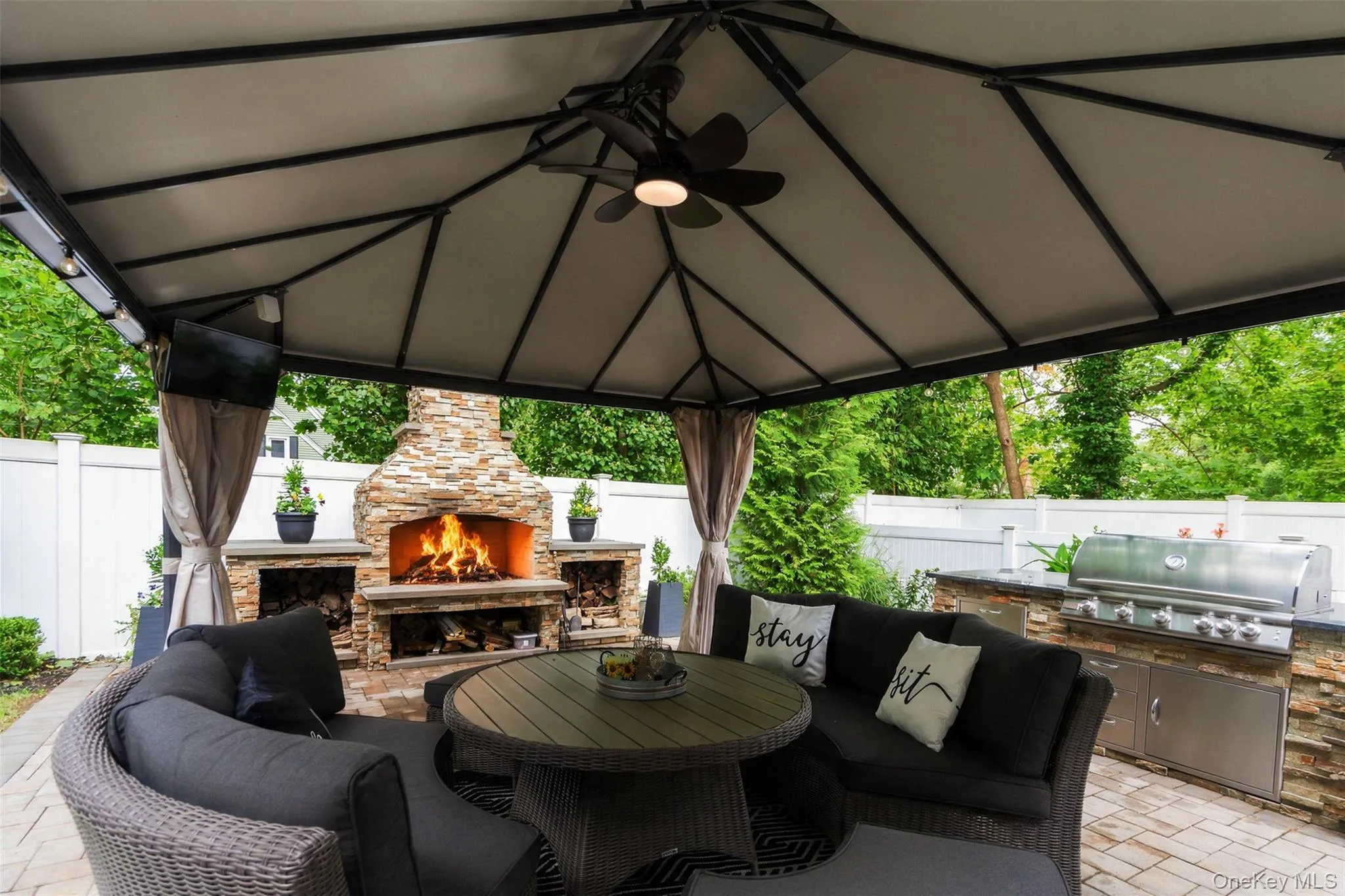 7 Platt Place, Huntington, NY, 6 Bedrooms Bedrooms, 16 Rooms Rooms,4 BathroomsBathrooms,Residential,For Rent,Platt,0,1054490 7 Platt Place, Huntington, NY, 6 Bedrooms Bedrooms, 16 Rooms Rooms,4 BathroomsBathrooms,Residential,For Rent,Platt,0,1054490