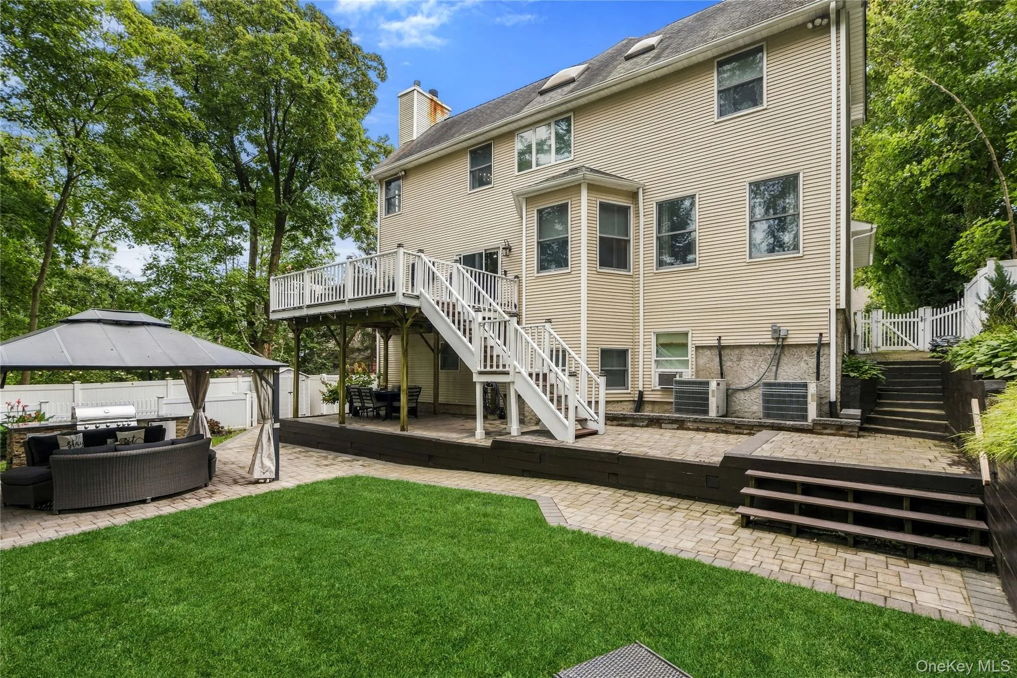 7 Platt Place, Huntington, NY, 6 Bedrooms Bedrooms, 16 Rooms Rooms,4 BathroomsBathrooms,Residential,For Rent,Platt,0,1054490 7 Platt Place, Huntington, NY, 6 Bedrooms Bedrooms, 16 Rooms Rooms,4 BathroomsBathrooms,Residential,For Rent,Platt,0,1054490