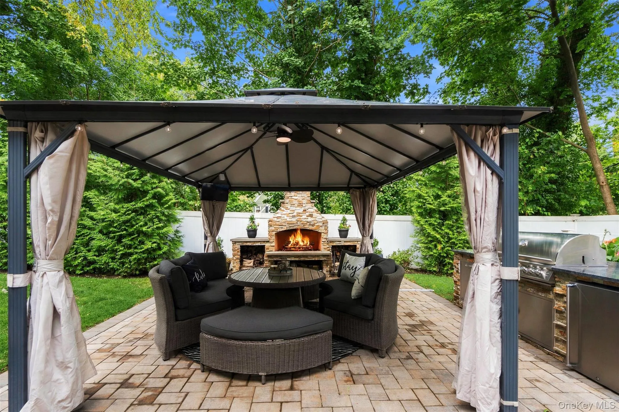 7 Platt Place, Huntington, NY, 6 Bedrooms Bedrooms, 16 Rooms Rooms,4 BathroomsBathrooms,Residential,For Rent,Platt,0,1054490 7 Platt Place, Huntington, NY, 6 Bedrooms Bedrooms, 16 Rooms Rooms,4 BathroomsBathrooms,Residential,For Rent,Platt,0,1054490