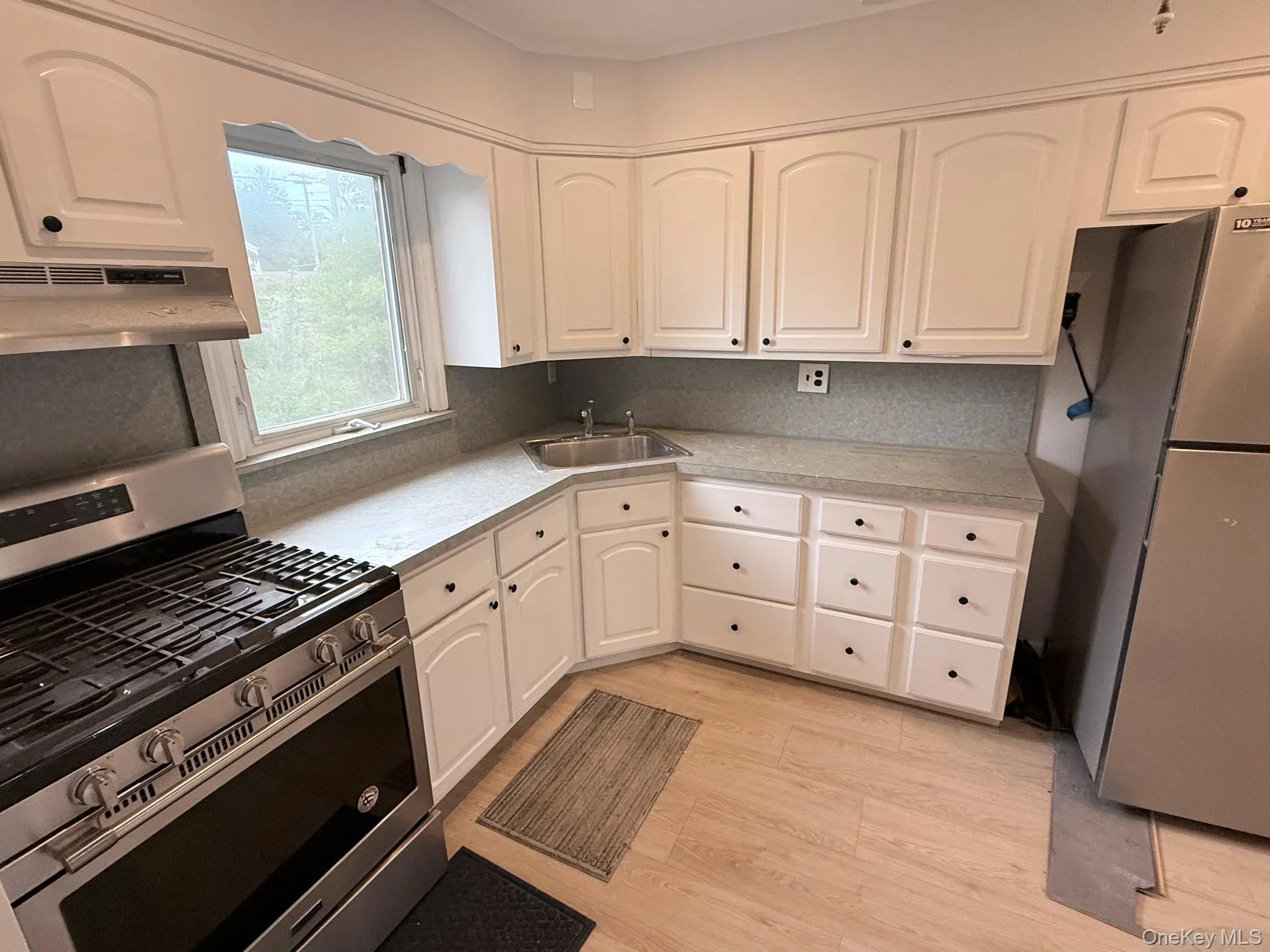 220 Manhattan Avenue, North Hempstead, NY, 2 Bedrooms Bedrooms, 5 Rooms Rooms,1 BathroomBathrooms,Residential Lease,For Rent,Manhattan,0,1054496 220 Manhattan Avenue, North Hempstead, NY, 2 Bedrooms Bedrooms, 5 Rooms Rooms,1 BathroomBathrooms,Residential Lease,For Rent,Manhattan,0,1054496