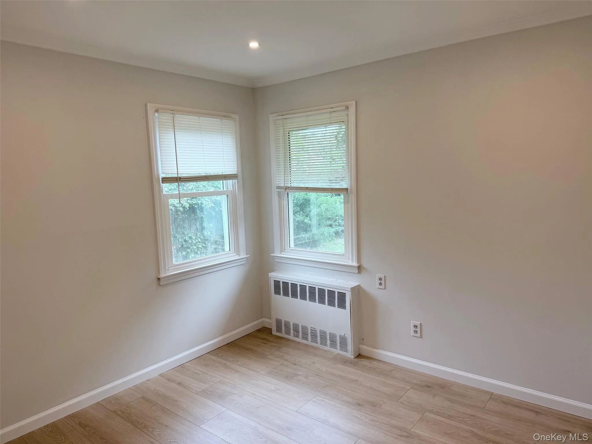 220 Manhattan Avenue, North Hempstead, NY, 2 Bedrooms Bedrooms, 5 Rooms Rooms,1 BathroomBathrooms,Residential Lease,For Rent,Manhattan,0,1054496 220 Manhattan Avenue, North Hempstead, NY, 2 Bedrooms Bedrooms, 5 Rooms Rooms,1 BathroomBathrooms,Residential Lease,For Rent,Manhattan,0,1054496