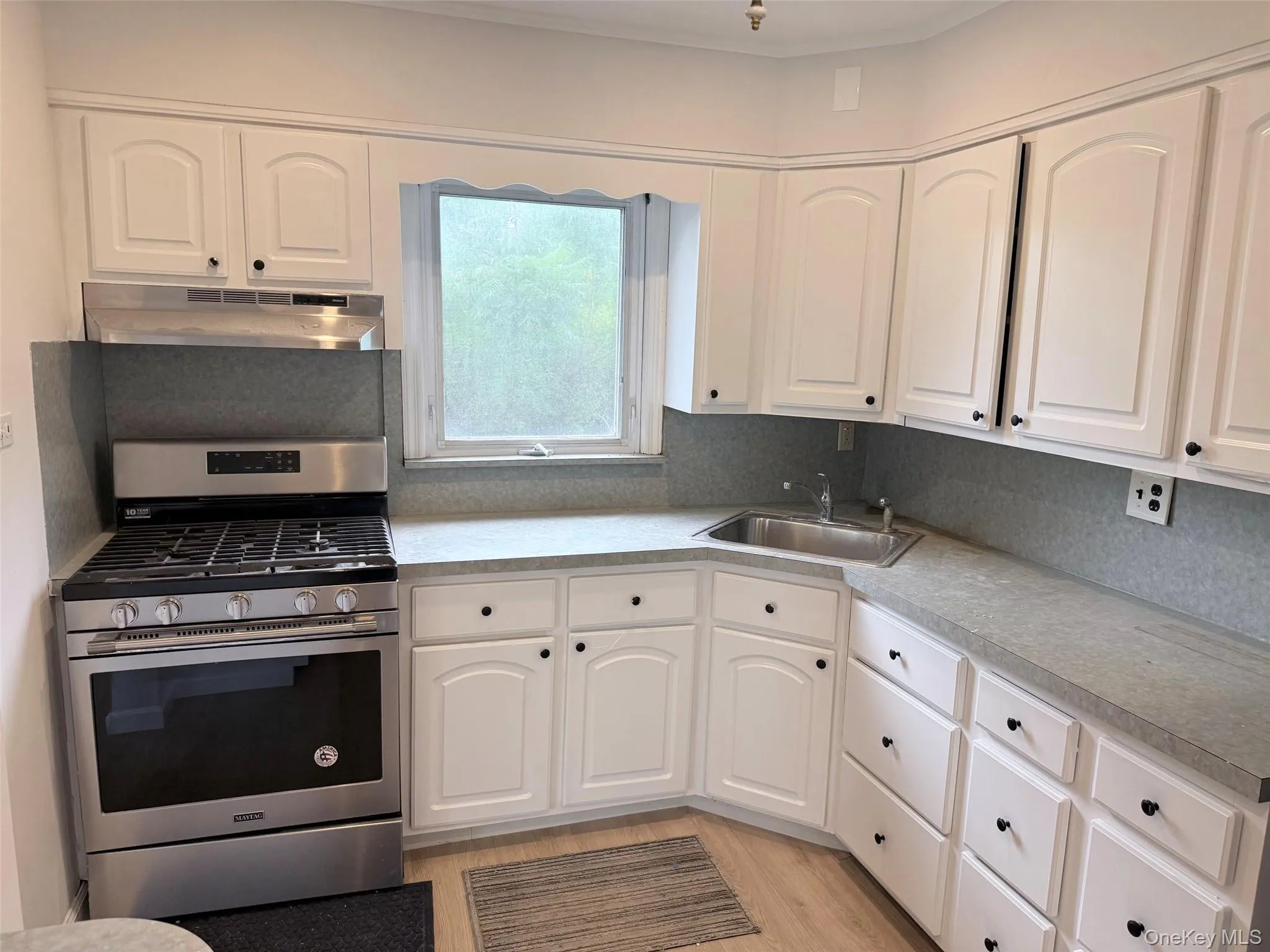 220 Manhattan Avenue, North Hempstead, NY, 2 Bedrooms Bedrooms, 5 Rooms Rooms,1 BathroomBathrooms,Residential Lease,For Rent,Manhattan,0,1054496 220 Manhattan Avenue, North Hempstead, NY, 2 Bedrooms Bedrooms, 5 Rooms Rooms,1 BathroomBathrooms,Residential Lease,For Rent,Manhattan,0,1054496