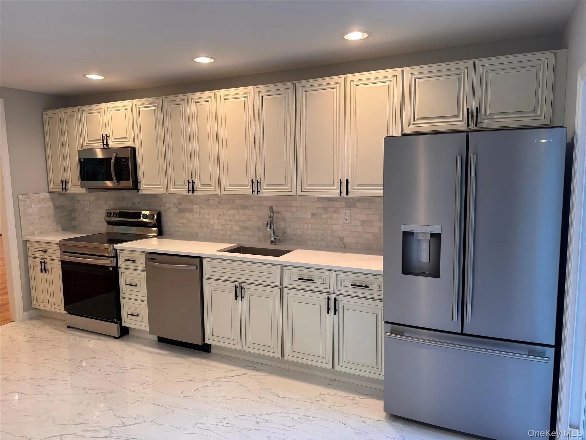 4 Barnes Road, Brookhaven, NY, 5 Bedrooms Bedrooms, 9 Rooms Rooms,2 BathroomsBathrooms,Residential,For Rent,Barnes,0,1054500 4 Barnes Road, Brookhaven, NY, 5 Bedrooms Bedrooms, 9 Rooms Rooms,2 BathroomsBathrooms,Residential,For Rent,Barnes,0,1054500