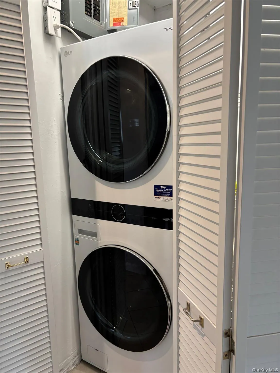 In-unit washer/dryer In-unit washer/dryer