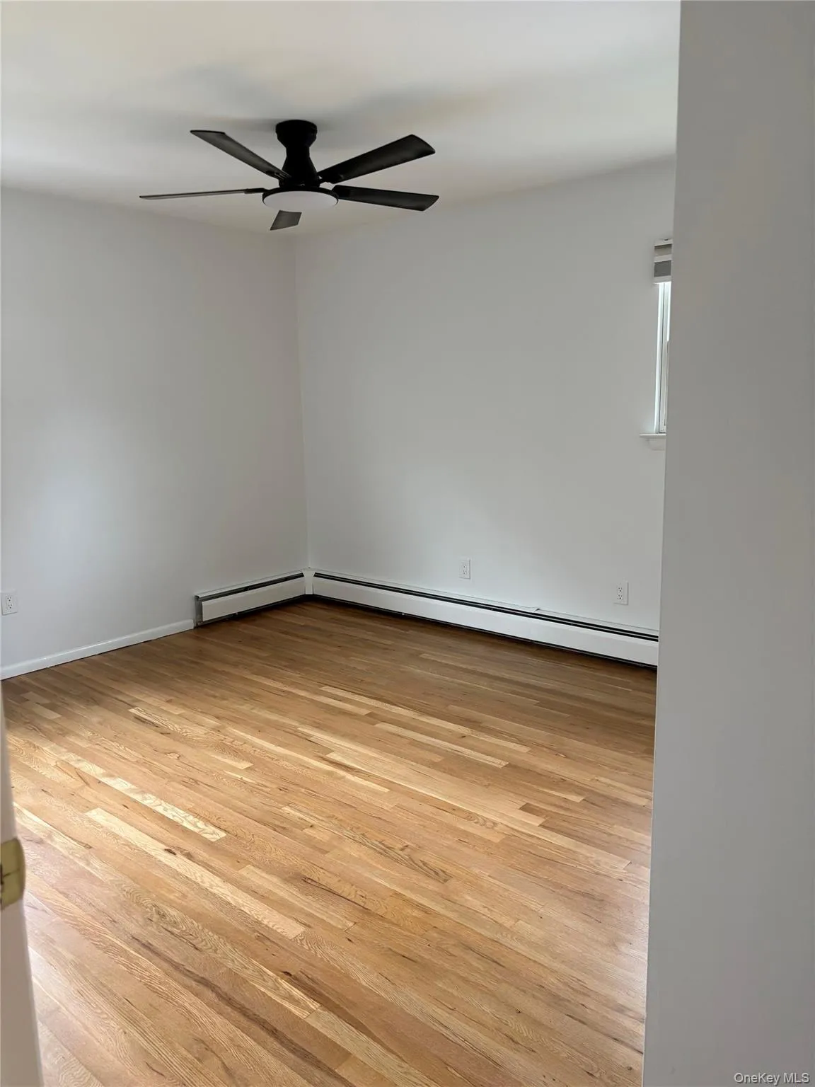 27 Hendrick Avenue, Glen Cove, NY, 3 Bedroom Bedrooms, 5 Room Rooms,1 BathroomBathrooms,Residential Lease,For Rent,Hendrick,0,1054509 27 Hendrick Avenue, Glen Cove, NY, 3 Bedroom Bedrooms, 5 Room Rooms,1 BathroomBathrooms,Residential Lease,For Rent,Hendrick,0,1054509