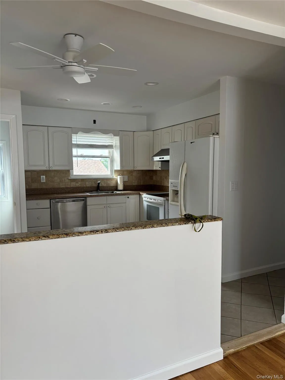 27 Hendrick Avenue, Glen Cove, NY, 3 Bedroom Bedrooms, 5 Room Rooms,1 BathroomBathrooms,Residential Lease,For Rent,Hendrick,0,1054509 27 Hendrick Avenue, Glen Cove, NY, 3 Bedroom Bedrooms, 5 Room Rooms,1 BathroomBathrooms,Residential Lease,For Rent,Hendrick,0,1054509