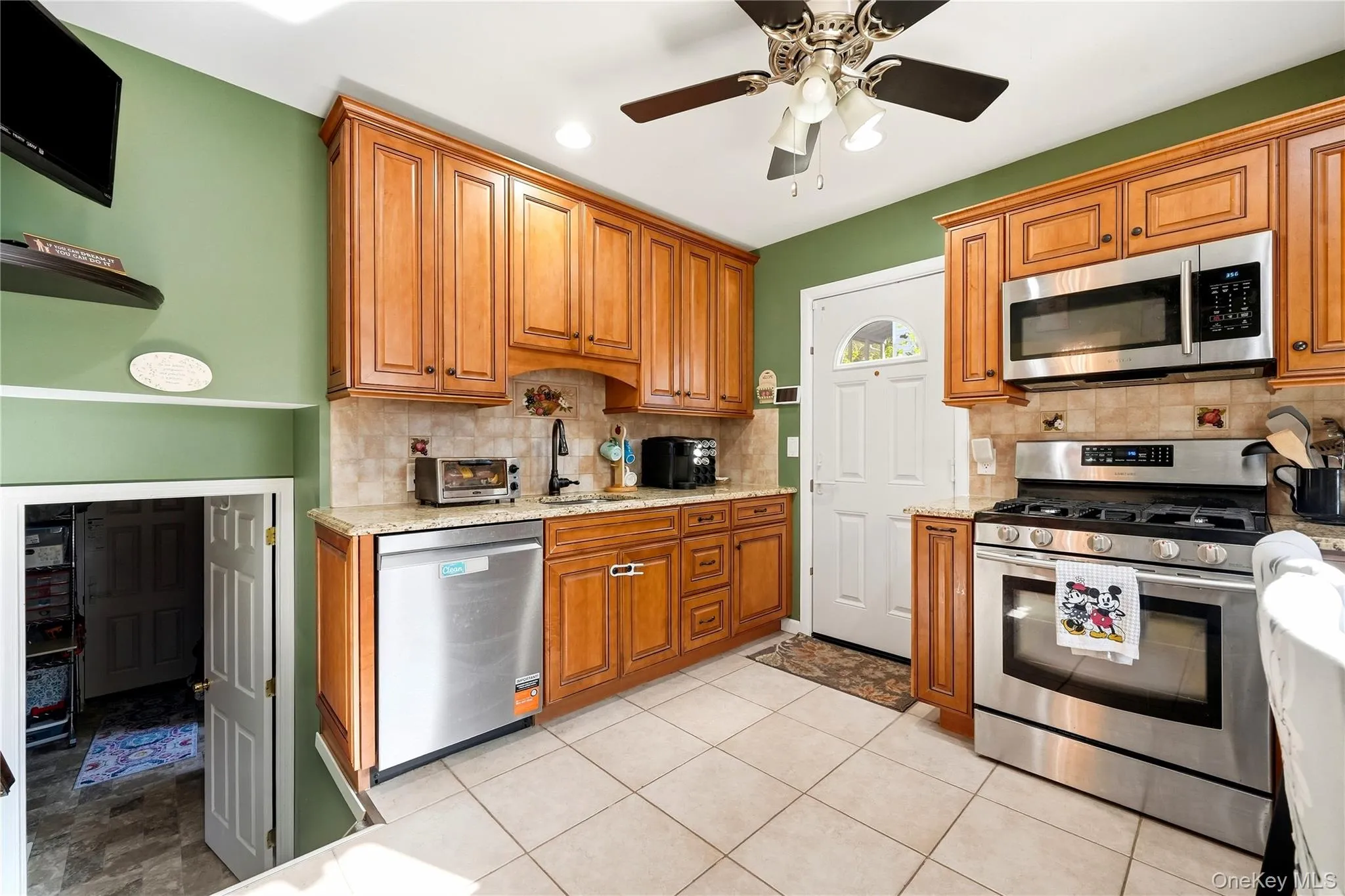 66 Champlain Street, Brookhaven, NY, 3 Bedrooms Bedrooms, 9 Rooms Rooms,2 BathroomsBathrooms,Residential,For Rent,Champlain,0,1054516 66 Champlain Street, Brookhaven, NY, 3 Bedrooms Bedrooms, 9 Rooms Rooms,2 BathroomsBathrooms,Residential,For Rent,Champlain,0,1054516