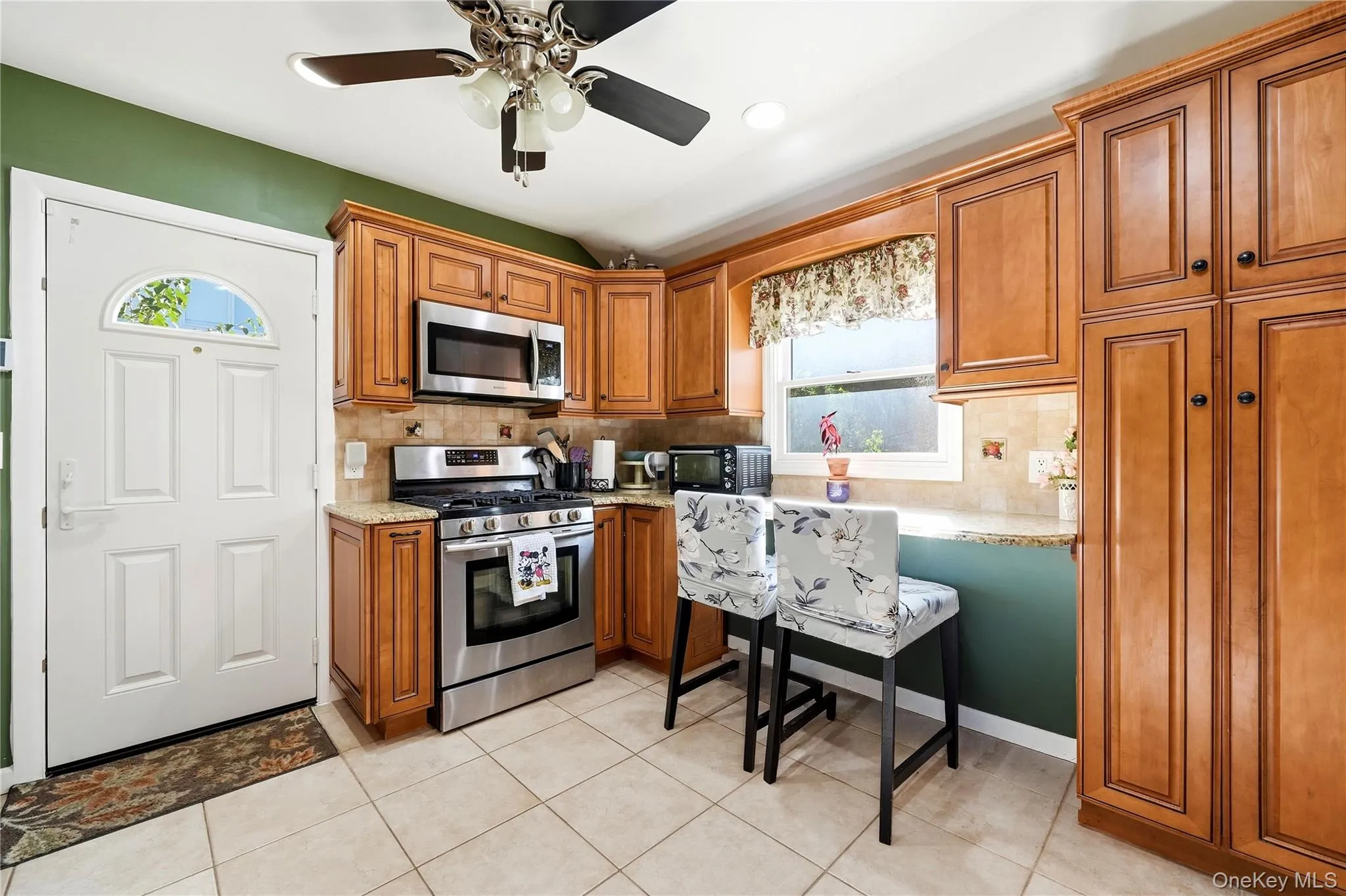 66 Champlain Street, Brookhaven, NY, 3 Bedrooms Bedrooms, 9 Rooms Rooms,2 BathroomsBathrooms,Residential,For Rent,Champlain,0,1054516 66 Champlain Street, Brookhaven, NY, 3 Bedrooms Bedrooms, 9 Rooms Rooms,2 BathroomsBathrooms,Residential,For Rent,Champlain,0,1054516
