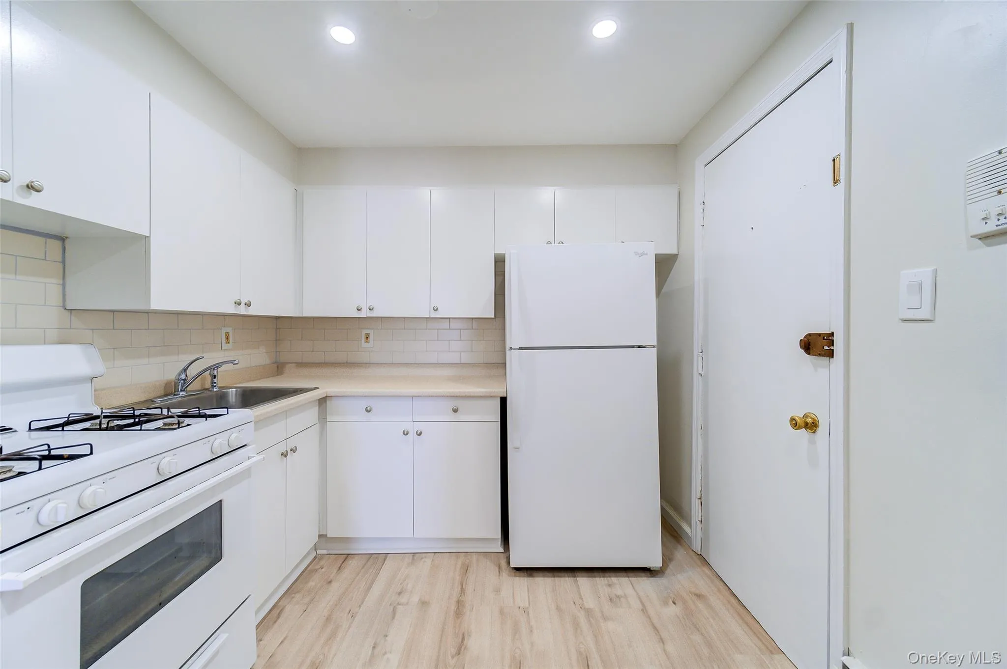 465 main, Beacon, NY, 2 Bedroom Bedrooms, 5 Room Rooms,1 BathroomBathrooms,Residential Lease,For Rent,main,0,1054526 465 main, Beacon, NY, 2 Bedroom Bedrooms, 5 Room Rooms,1 BathroomBathrooms,Residential Lease,For Rent,main,0,1054526