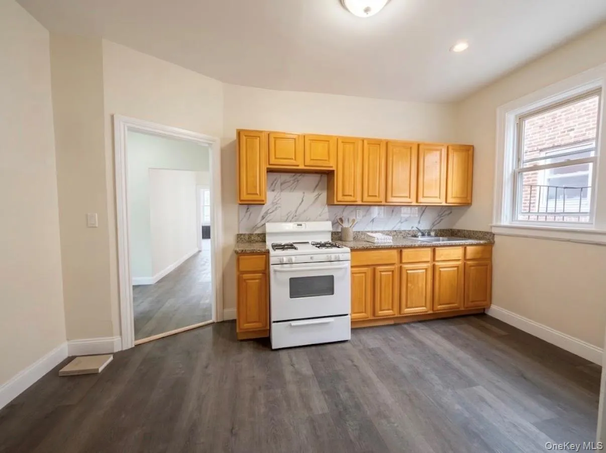 9 Morningside Avenue, Yonkers, NY, 4 Bedrooms Bedrooms, 7 Rooms Rooms,1 BathroomBathrooms,Residential Lease,For Rent,Morningside,0,1054527 9 Morningside Avenue, Yonkers, NY, 4 Bedrooms Bedrooms, 7 Rooms Rooms,1 BathroomBathrooms,Residential Lease,For Rent,Morningside,0,1054527