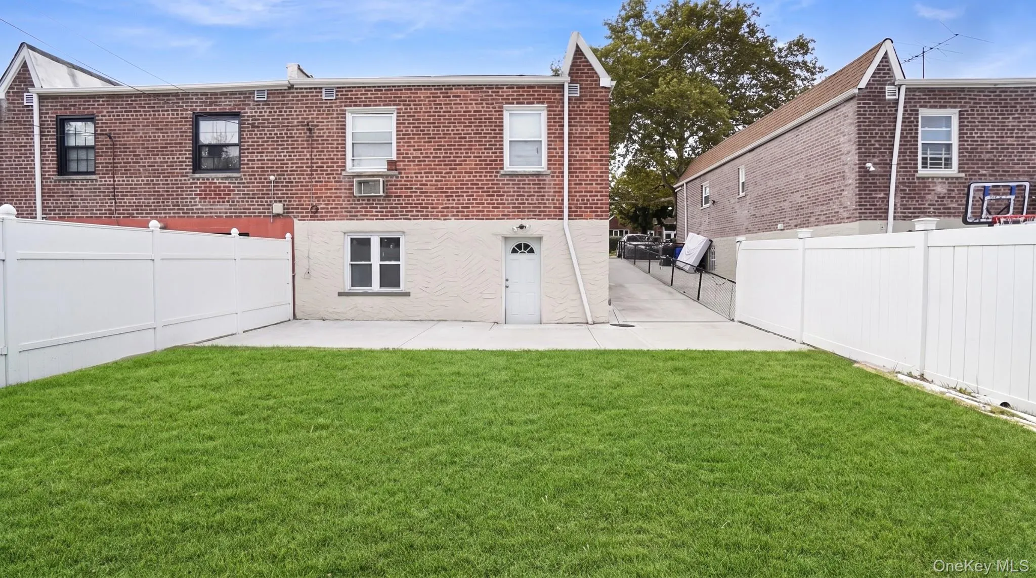 1008 Huntington Avenue, New York, NY, 3 Bedrooms Bedrooms, 6 Rooms Rooms,2 BathroomsBathrooms,Residential,For Rent,Huntington,0,1054529 1008 Huntington Avenue, New York, NY, 3 Bedrooms Bedrooms, 6 Rooms Rooms,2 BathroomsBathrooms,Residential,For Rent,Huntington,0,1054529