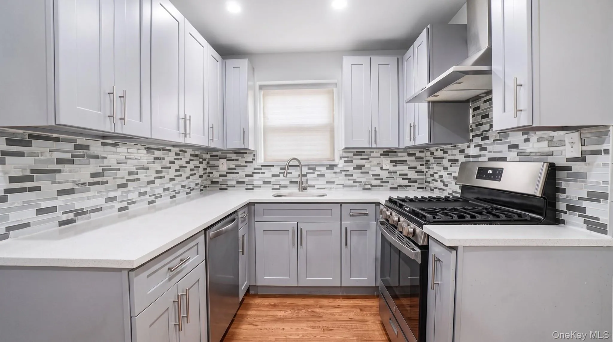 1008 Huntington Avenue, New York, NY, 3 Bedrooms Bedrooms, 6 Rooms Rooms,2 BathroomsBathrooms,Residential,For Rent,Huntington,0,1054529 1008 Huntington Avenue, New York, NY, 3 Bedrooms Bedrooms, 6 Rooms Rooms,2 BathroomsBathrooms,Residential,For Rent,Huntington,0,1054529