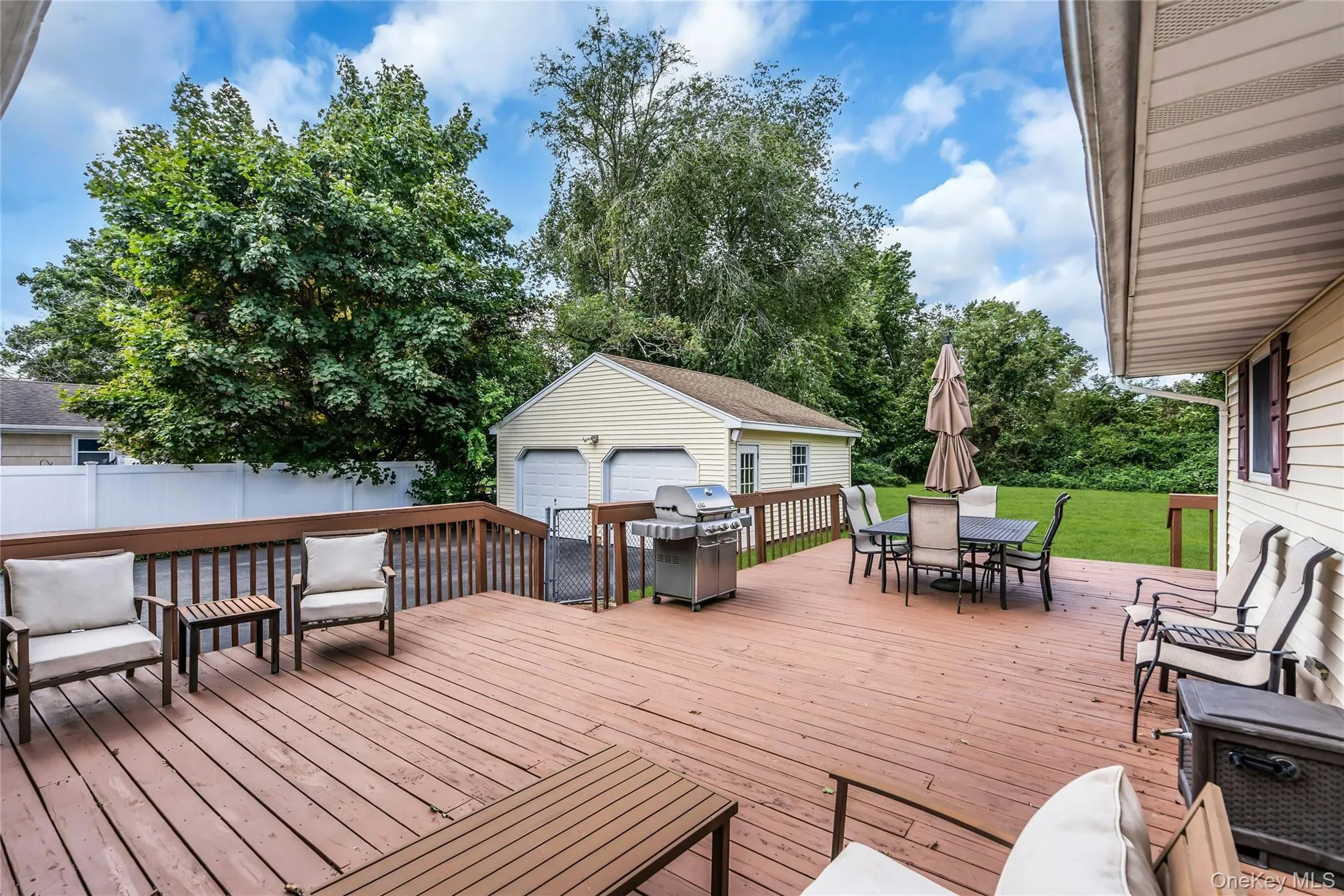 168 Cambon Avenue, Smithtown, NY, 5 Bedrooms Bedrooms, 9 Rooms Rooms,2 BathroomsBathrooms,Residential,For Rent,Cambon,0,1054530 168 Cambon Avenue, Smithtown, NY, 5 Bedrooms Bedrooms, 9 Rooms Rooms,2 BathroomsBathrooms,Residential,For Rent,Cambon,0,1054530