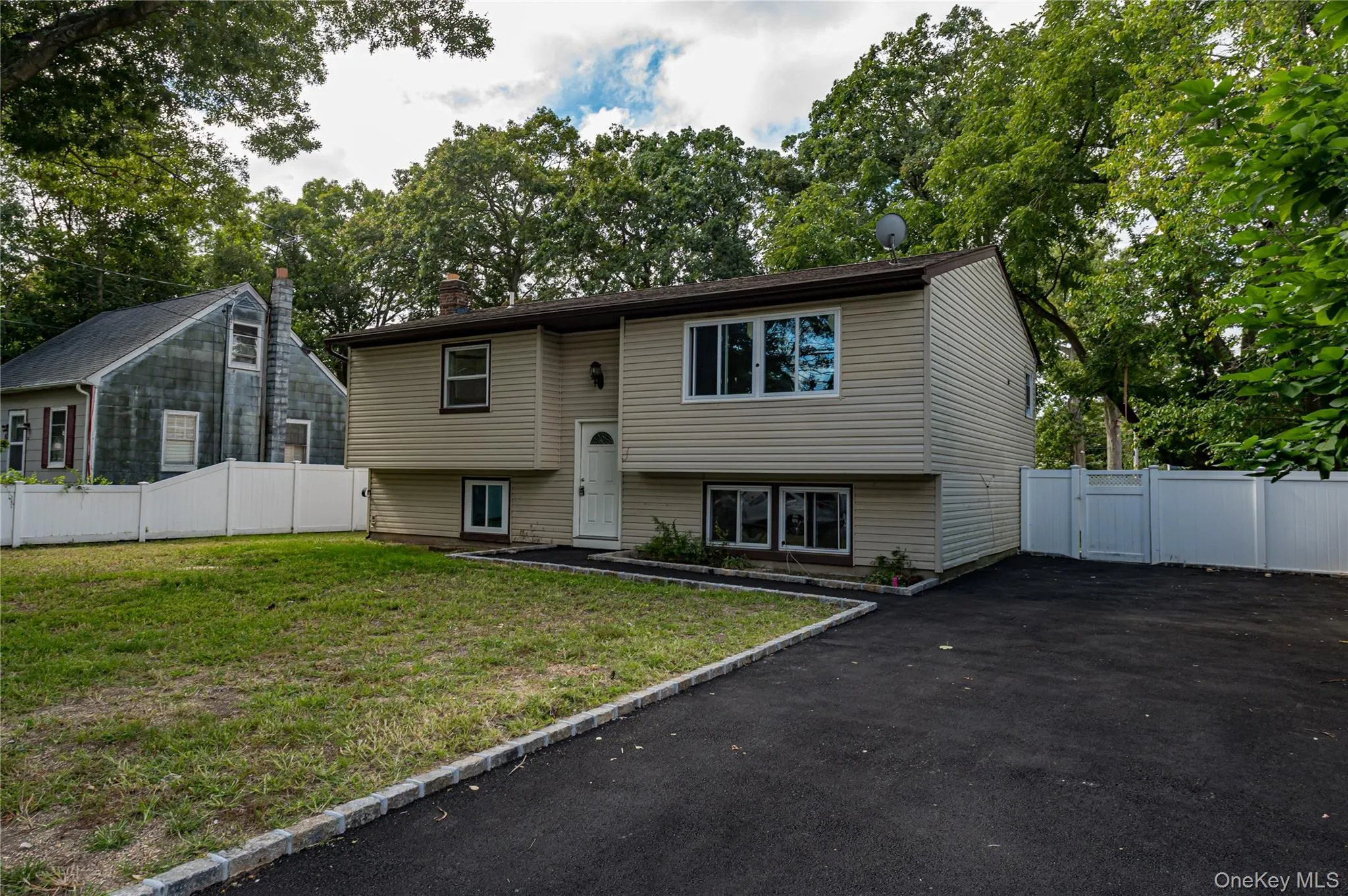 84 17th Street, Babylon, NY, 5 Bedrooms Bedrooms, 9 Rooms Rooms,2 BathroomsBathrooms,Residential,For Rent,17th,0,1054531 84 17th Street, Babylon, NY, 5 Bedrooms Bedrooms, 9 Rooms Rooms,2 BathroomsBathrooms,Residential,For Rent,17th,0,1054531
