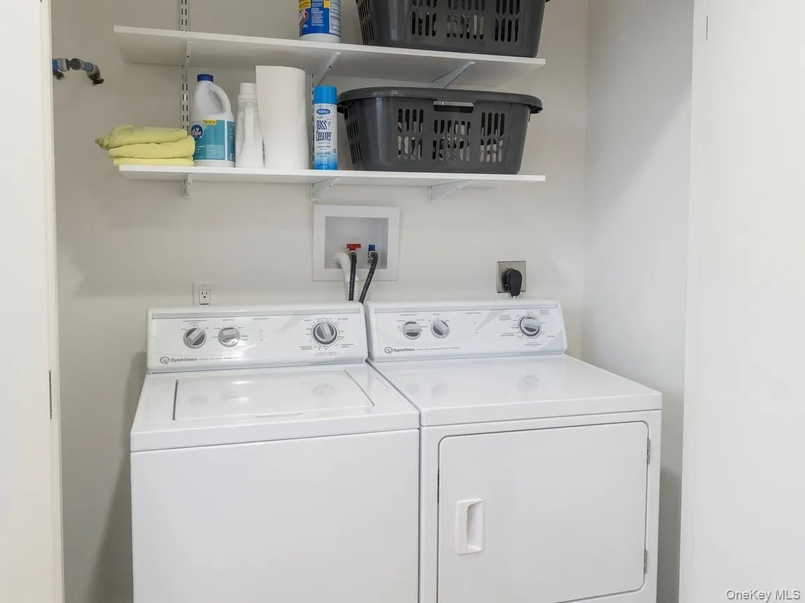 221 Bay Walk, Brookhaven, NY, 3 Bedrooms Bedrooms, 7 Rooms Rooms,4 BathroomsBathrooms,Residential,For Rent,Bay,0,1054538 221 Bay Walk, Brookhaven, NY, 3 Bedrooms Bedrooms, 7 Rooms Rooms,4 BathroomsBathrooms,Residential,For Rent,Bay,0,1054538