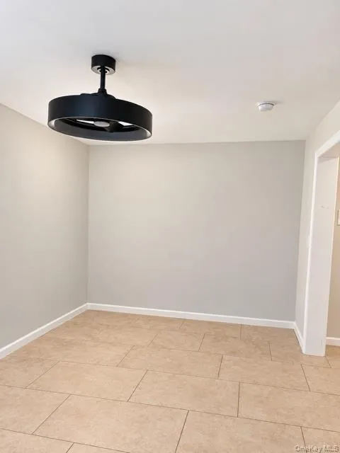65 W Broadway, Long Beach, NY, 2 Room Rooms,1 BathroomBathrooms,Residential Lease,For Rent,W Broadway,0,1054539 65 W Broadway, Long Beach, NY, 2 Room Rooms,1 BathroomBathrooms,Residential Lease,For Rent,W Broadway,0,1054539