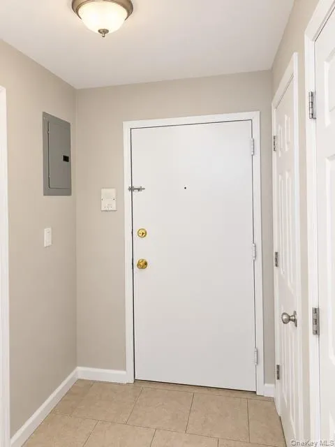 65 W Broadway, Long Beach, NY, 2 Room Rooms,1 BathroomBathrooms,Residential Lease,For Rent,W Broadway,0,1054539 65 W Broadway, Long Beach, NY, 2 Room Rooms,1 BathroomBathrooms,Residential Lease,For Rent,W Broadway,0,1054539