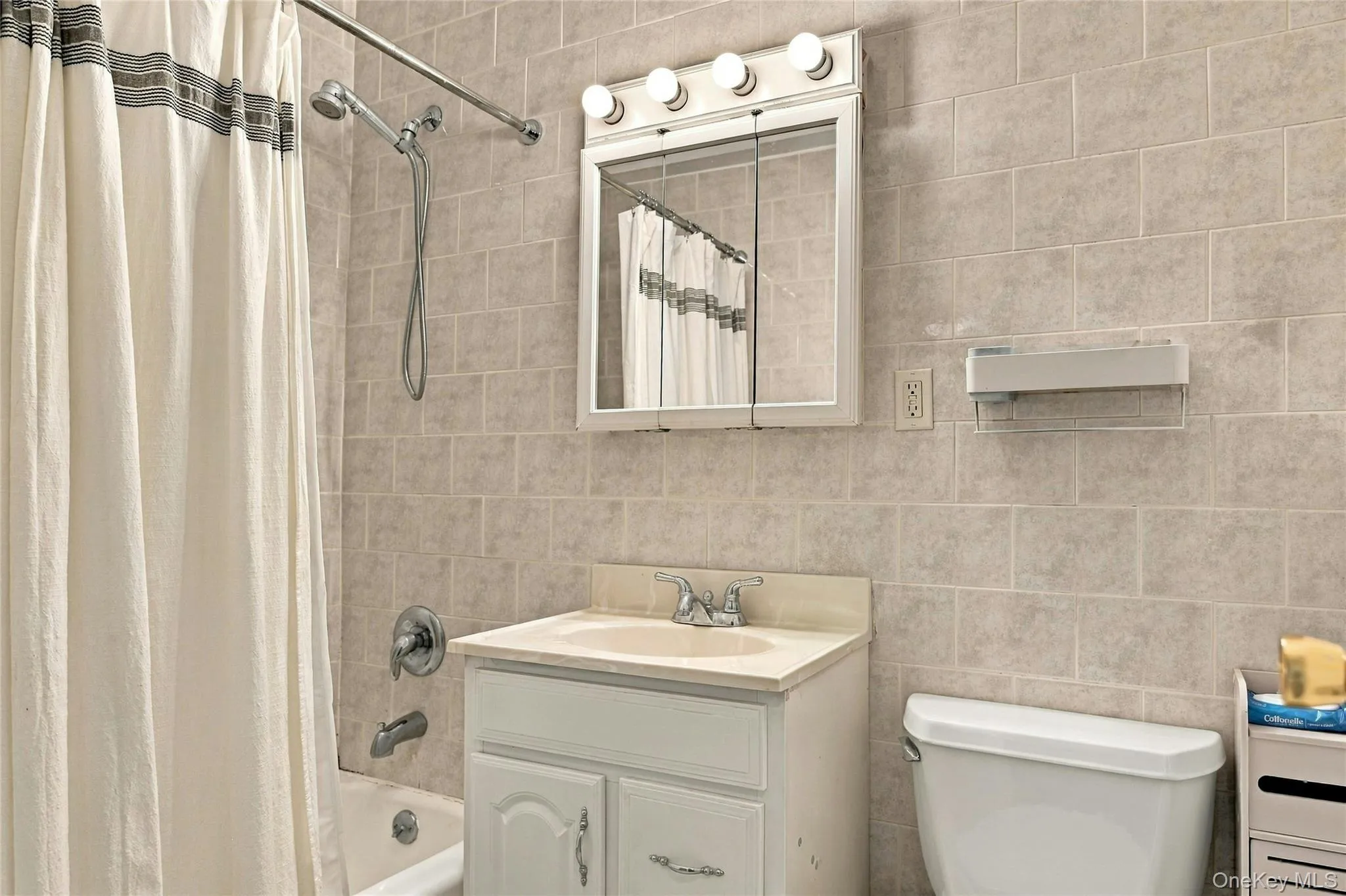 21 Bond Street, North Hempstead, NY, 1 Bedroom Bedrooms, 3 Rooms Rooms,1 BathroomBathrooms,Residential,For Rent,Bond,0,1054542 21 Bond Street, North Hempstead, NY, 1 Bedroom Bedrooms, 3 Rooms Rooms,1 BathroomBathrooms,Residential,For Rent,Bond,0,1054542