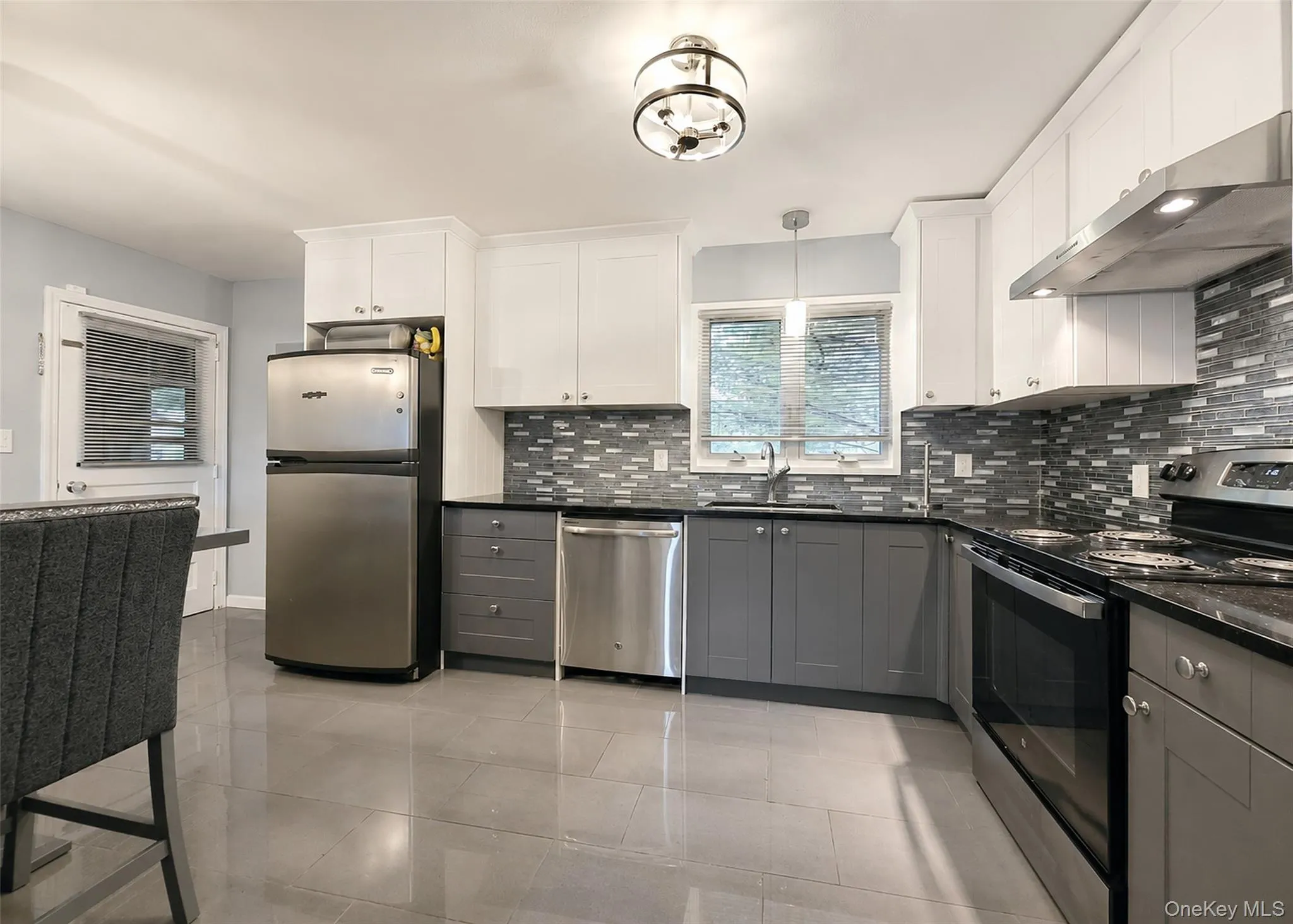 27 Halsey Street, Brookhaven, NY, 4 Bedrooms Bedrooms, 7 Rooms Rooms,1 BathroomBathrooms,Residential,For Rent,Halsey,0,1054544 27 Halsey Street, Brookhaven, NY, 4 Bedrooms Bedrooms, 7 Rooms Rooms,1 BathroomBathrooms,Residential,For Rent,Halsey,0,1054544