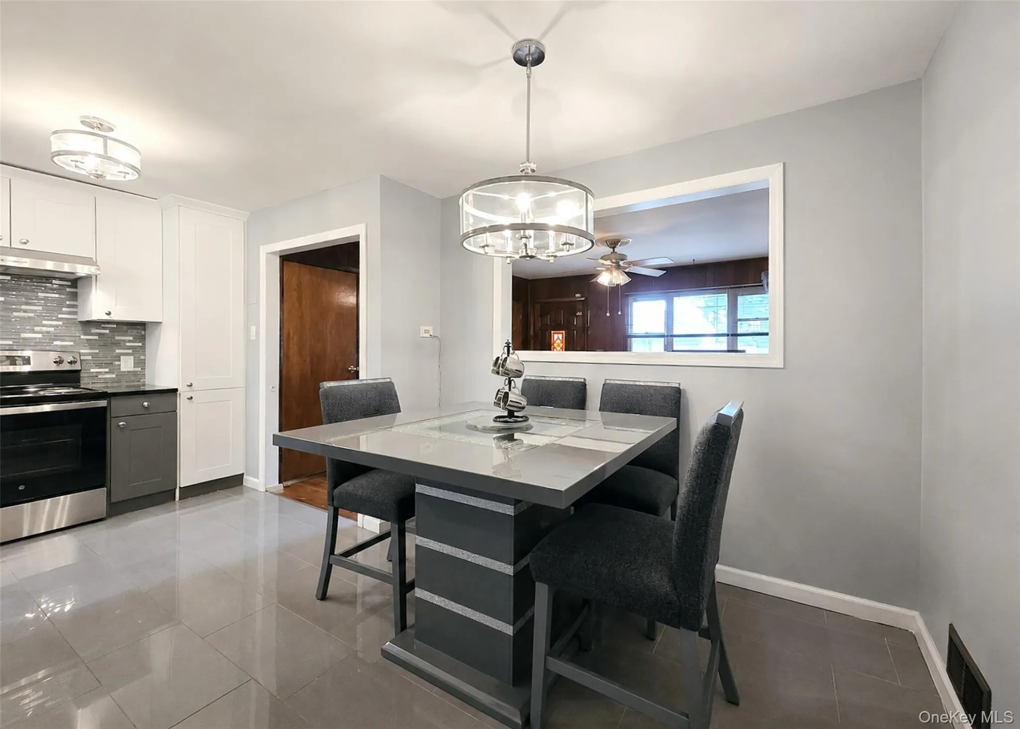 27 Halsey Street, Brookhaven, NY, 4 Bedrooms Bedrooms, 7 Rooms Rooms,1 BathroomBathrooms,Residential,For Rent,Halsey,0,1054544 27 Halsey Street, Brookhaven, NY, 4 Bedrooms Bedrooms, 7 Rooms Rooms,1 BathroomBathrooms,Residential,For Rent,Halsey,0,1054544