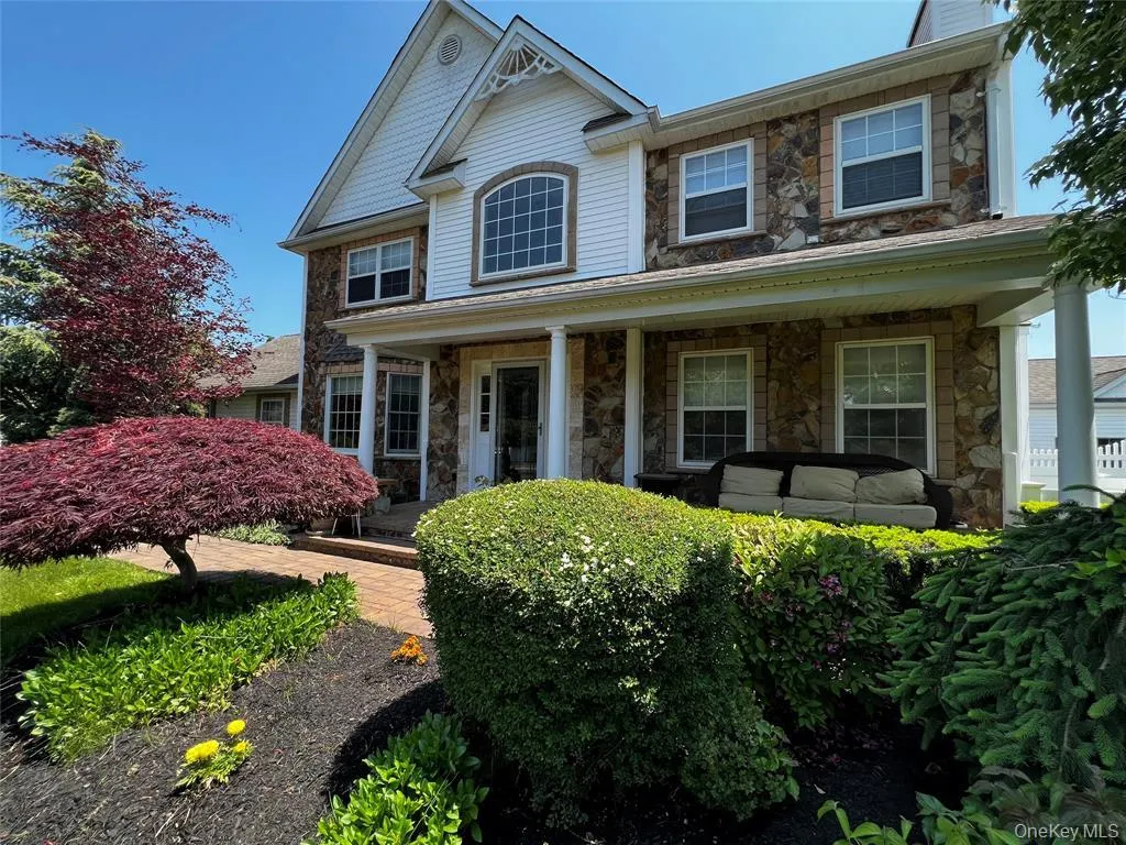 14 Debbie Street, Brookhaven, NY, 4 Bedrooms Bedrooms, 15 Rooms Rooms,3 BathroomsBathrooms,Residential Lease,For Rent,Debbie,0,1054548 14 Debbie Street, Brookhaven, NY, 4 Bedrooms Bedrooms, 15 Rooms Rooms,3 BathroomsBathrooms,Residential Lease,For Rent,Debbie,0,1054548