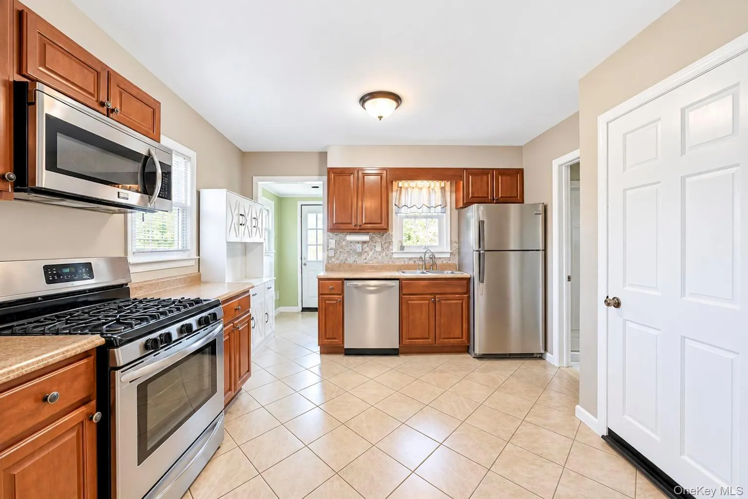 2930 Stevens Street, Hempstead, NY, 1 Bedroom Bedrooms, 4 Rooms Rooms,1 BathroomBathrooms,Residential,For Rent,Stevens,0,1054552 2930 Stevens Street, Hempstead, NY, 1 Bedroom Bedrooms, 4 Rooms Rooms,1 BathroomBathrooms,Residential,For Rent,Stevens,0,1054552