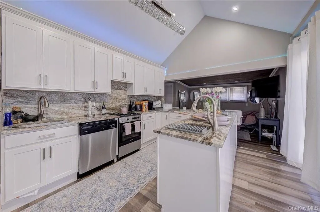 98 Pomona Rd, Ramapo, NY, 4 Bedrooms Bedrooms, 8 Rooms Rooms,2 BathroomsBathrooms,Residential Lease,For Rent,Pomona Rd,0,1054555 98 Pomona Rd, Ramapo, NY, 4 Bedrooms Bedrooms, 8 Rooms Rooms,2 BathroomsBathrooms,Residential Lease,For Rent,Pomona Rd,0,1054555