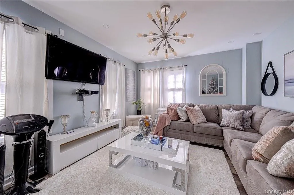 98 Pomona Rd, Ramapo, NY, 4 Bedrooms Bedrooms, 8 Rooms Rooms,2 BathroomsBathrooms,Residential Lease,For Rent,Pomona Rd,0,1054555 98 Pomona Rd, Ramapo, NY, 4 Bedrooms Bedrooms, 8 Rooms Rooms,2 BathroomsBathrooms,Residential Lease,For Rent,Pomona Rd,0,1054555
