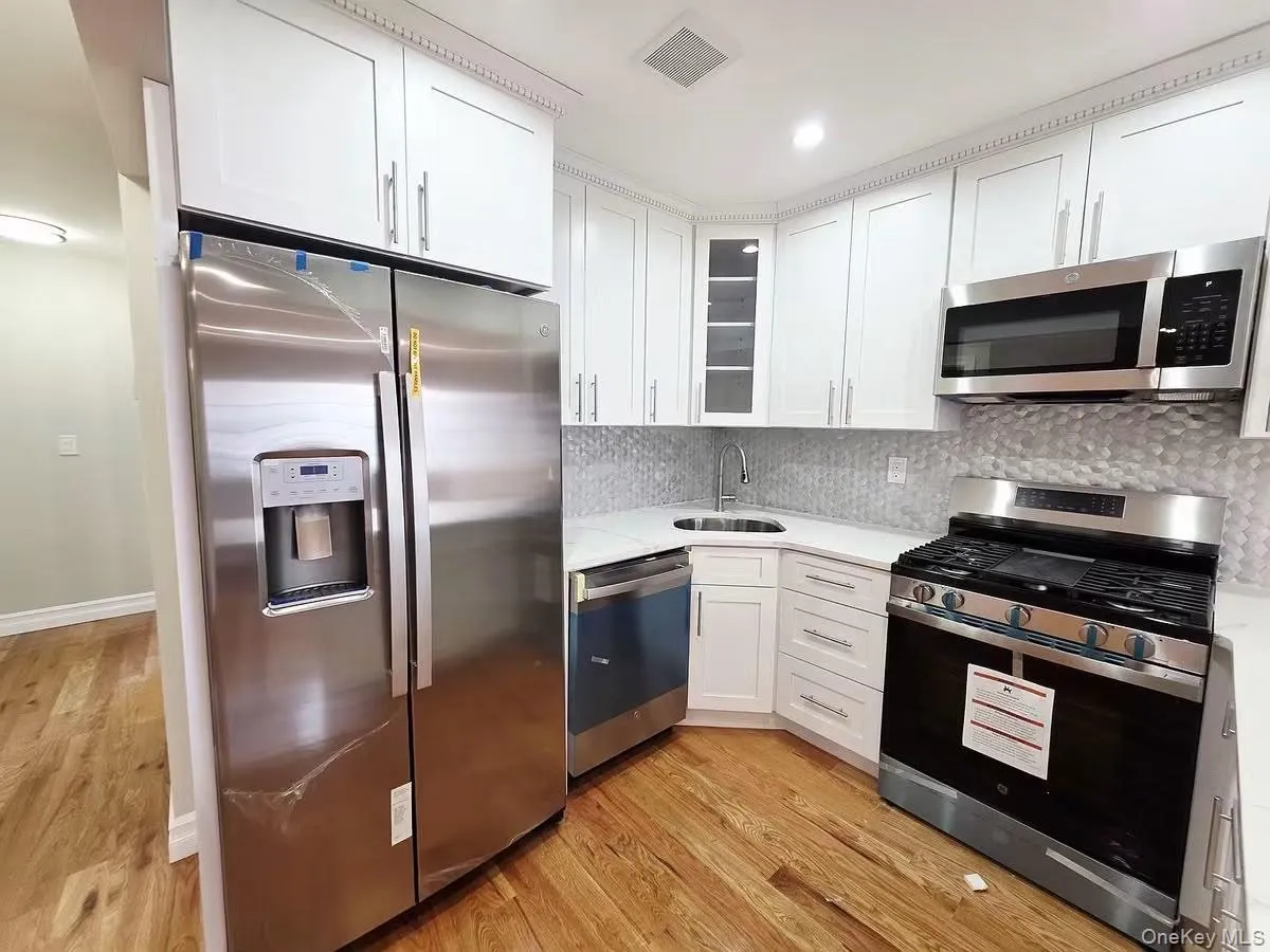 11505 Bedell Street, New York, NY, 3 Bedrooms Bedrooms, 4 Rooms Rooms,1 BathroomBathrooms,Residential Lease,For Rent,Bedell,0,1054557 11505 Bedell Street, New York, NY, 3 Bedrooms Bedrooms, 4 Rooms Rooms,1 BathroomBathrooms,Residential Lease,For Rent,Bedell,0,1054557