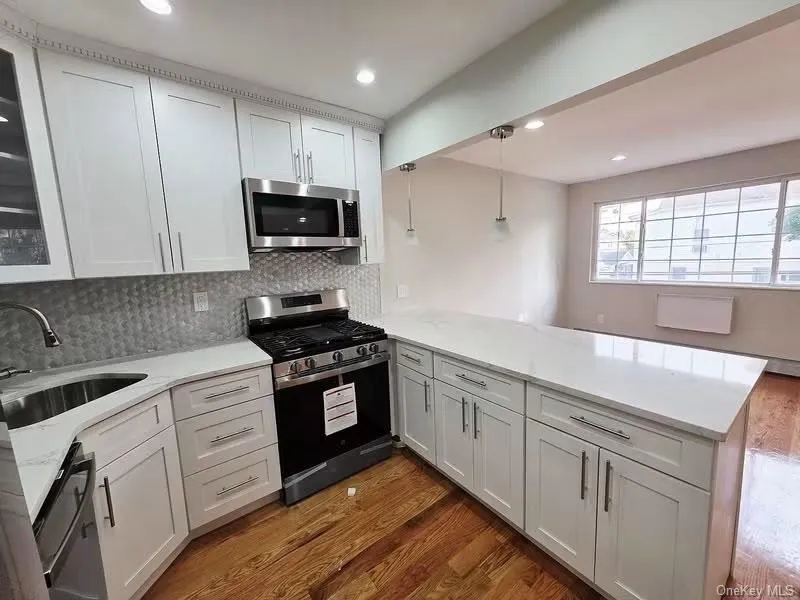 11505 Bedell Street, New York, NY, 3 Bedrooms Bedrooms, 4 Rooms Rooms,1 BathroomBathrooms,Residential Lease,For Rent,Bedell,0,1054557 11505 Bedell Street, New York, NY, 3 Bedrooms Bedrooms, 4 Rooms Rooms,1 BathroomBathrooms,Residential Lease,For Rent,Bedell,0,1054557