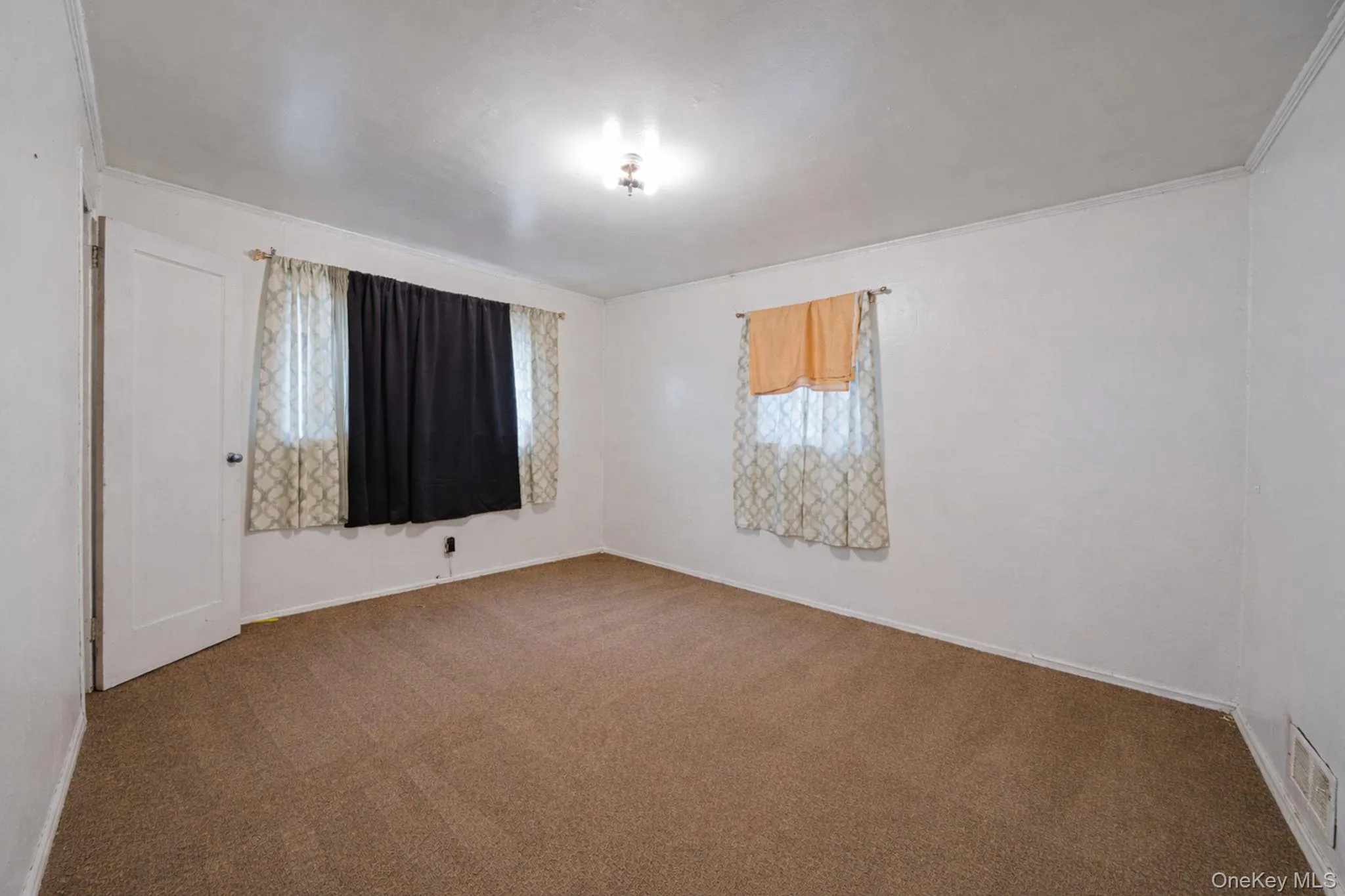 243 Coventry Road, Hempstead, NY, 3 Bedrooms Bedrooms, 6 Rooms Rooms,1 BathroomBathrooms,Residential,For Rent,Coventry,0,1054564 243 Coventry Road, Hempstead, NY, 3 Bedrooms Bedrooms, 6 Rooms Rooms,1 BathroomBathrooms,Residential,For Rent,Coventry,0,1054564