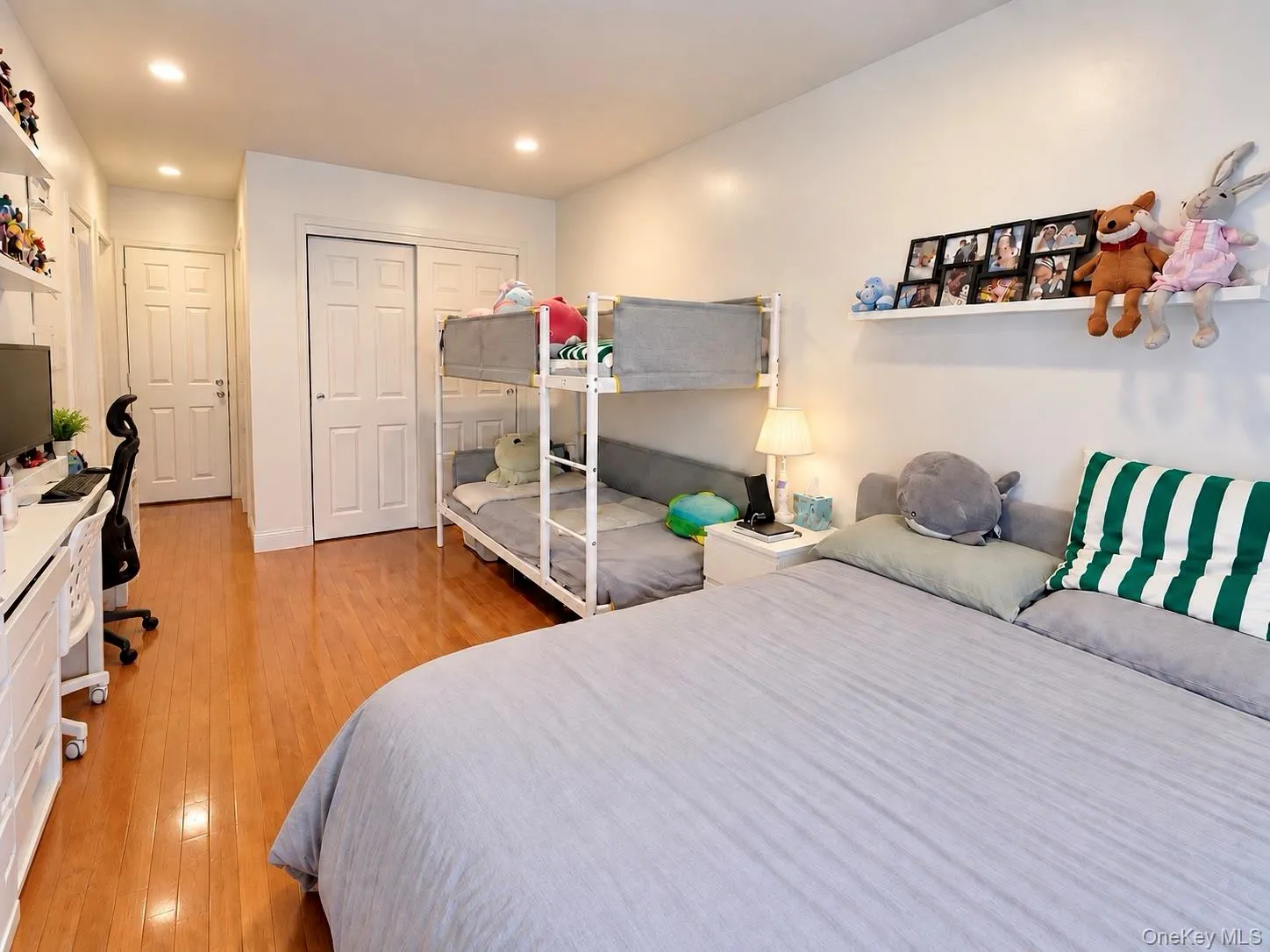 71-32 163rd Street, New York, NY, 2 Bedrooms Bedrooms, 4 Rooms Rooms,2 BathroomsBathrooms,Residential,For Rent,163rd,0,1054571 71-32 163rd Street, New York, NY, 2 Bedrooms Bedrooms, 4 Rooms Rooms,2 BathroomsBathrooms,Residential,For Rent,163rd,0,1054571