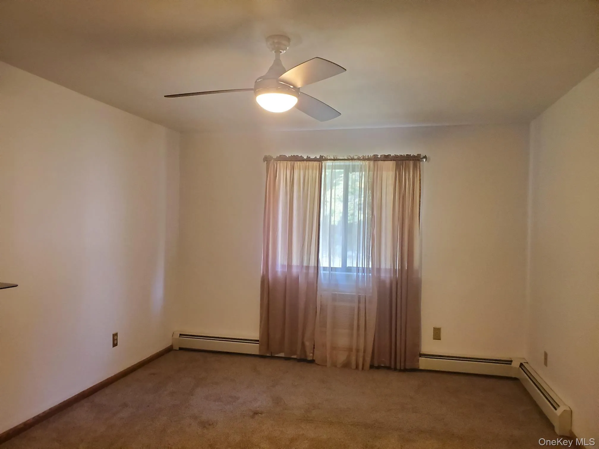248 Concord Lane, Middletown, NY, 2 Bedrooms Bedrooms, 4 Rooms Rooms,2 BathroomsBathrooms,Residential Lease,For Rent,Concord,0,1054572 248 Concord Lane, Middletown, NY, 2 Bedrooms Bedrooms, 4 Rooms Rooms,2 BathroomsBathrooms,Residential Lease,For Rent,Concord,0,1054572