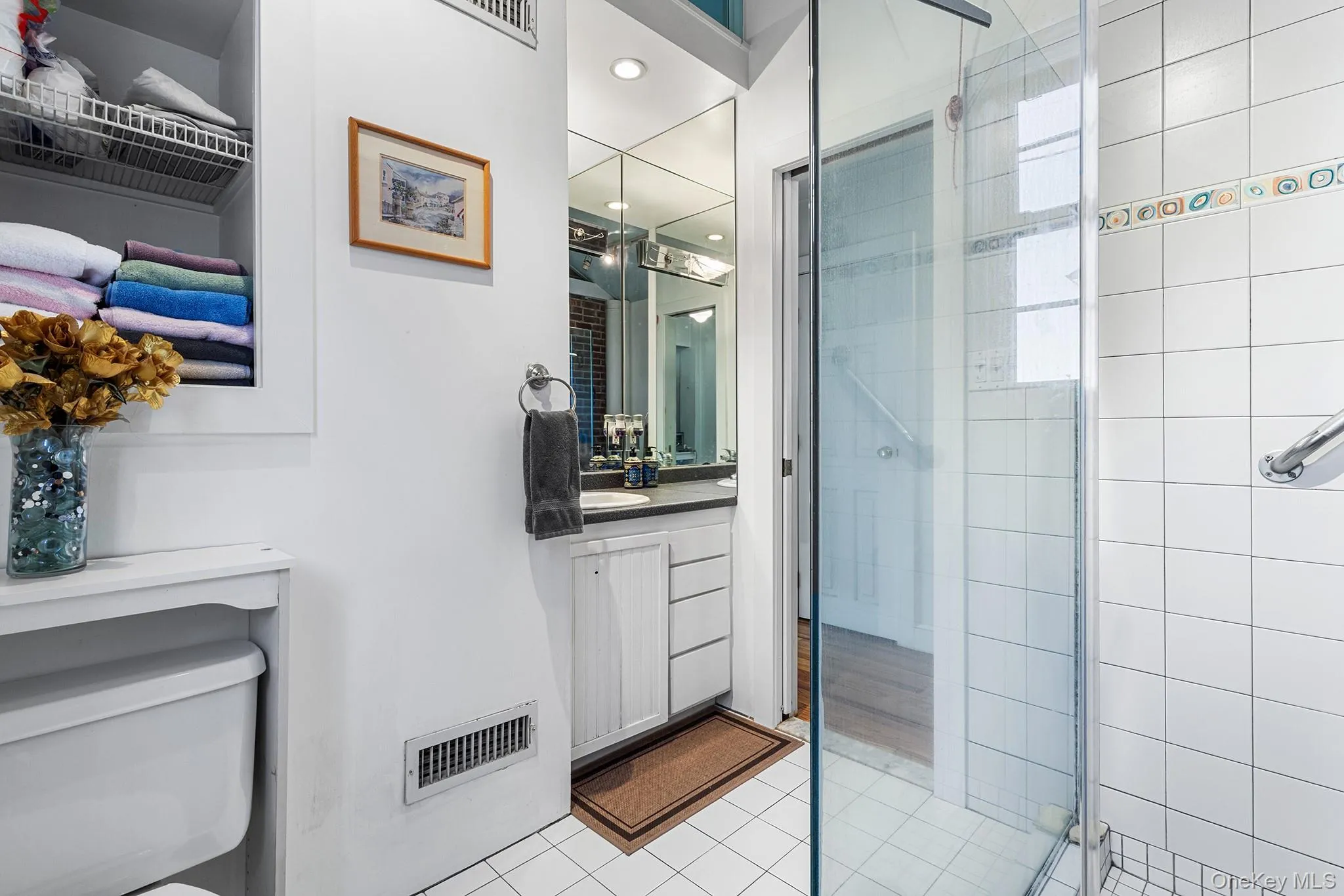 305 White Road, North Hempstead, NY, 3 Bedrooms Bedrooms, 6 Rooms Rooms,2 BathroomsBathrooms,Residential,For Rent,White,0,1054573 305 White Road, North Hempstead, NY, 3 Bedrooms Bedrooms, 6 Rooms Rooms,2 BathroomsBathrooms,Residential,For Rent,White,0,1054573