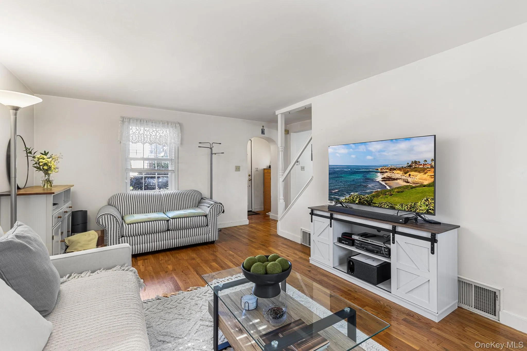 305 White Road, North Hempstead, NY, 3 Bedrooms Bedrooms, 6 Rooms Rooms,2 BathroomsBathrooms,Residential,For Rent,White,0,1054573 305 White Road, North Hempstead, NY, 3 Bedrooms Bedrooms, 6 Rooms Rooms,2 BathroomsBathrooms,Residential,For Rent,White,0,1054573