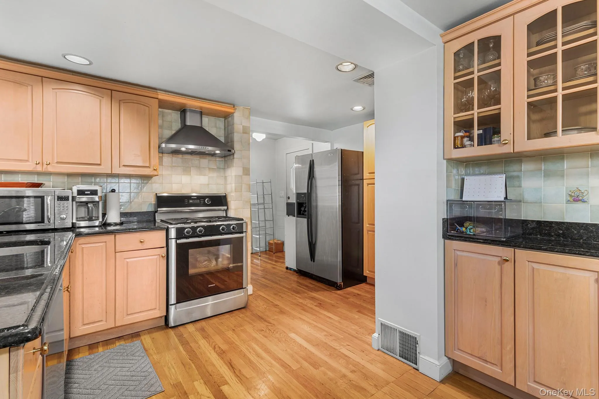 305 White Road, North Hempstead, NY, 3 Bedrooms Bedrooms, 6 Rooms Rooms,2 BathroomsBathrooms,Residential,For Rent,White,0,1054573 305 White Road, North Hempstead, NY, 3 Bedrooms Bedrooms, 6 Rooms Rooms,2 BathroomsBathrooms,Residential,For Rent,White,0,1054573